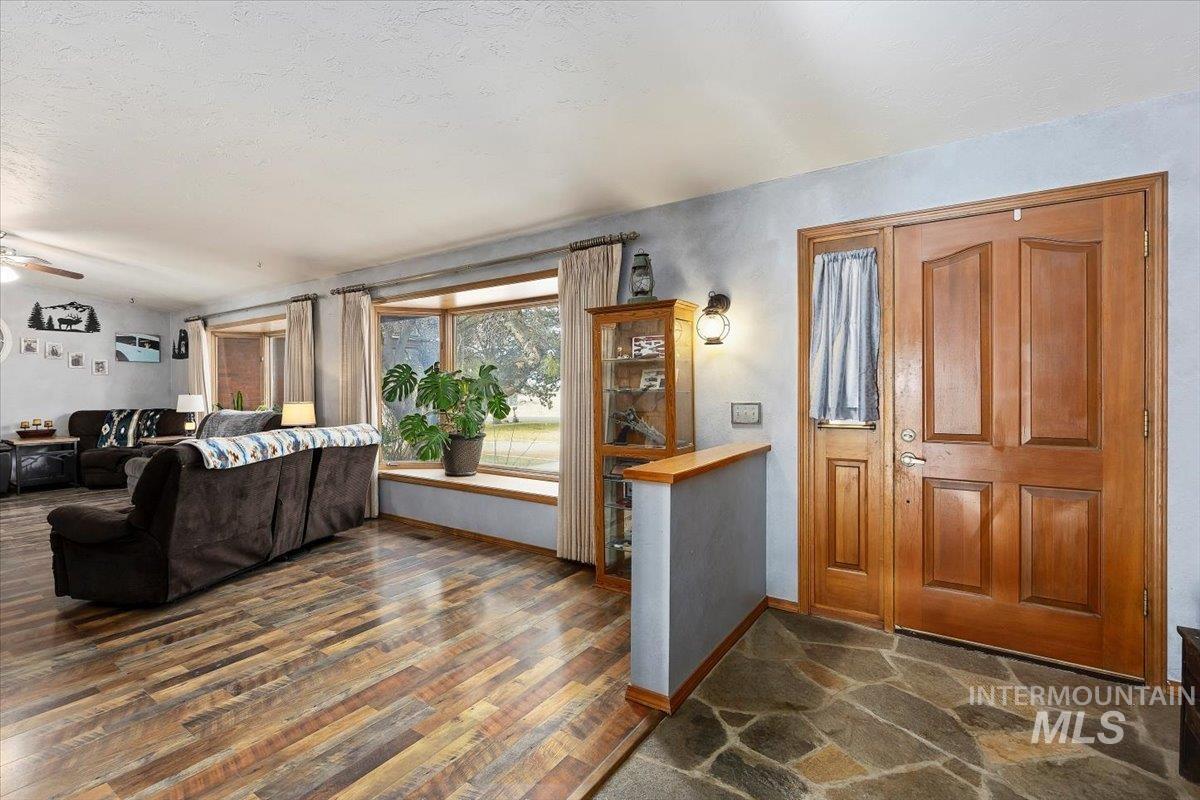 1846 S 1800 E, Gooding, Idaho 83330, 4 Bedrooms, 3 Bathrooms, Residential For Sale, Price $625,000,MLS 98939435