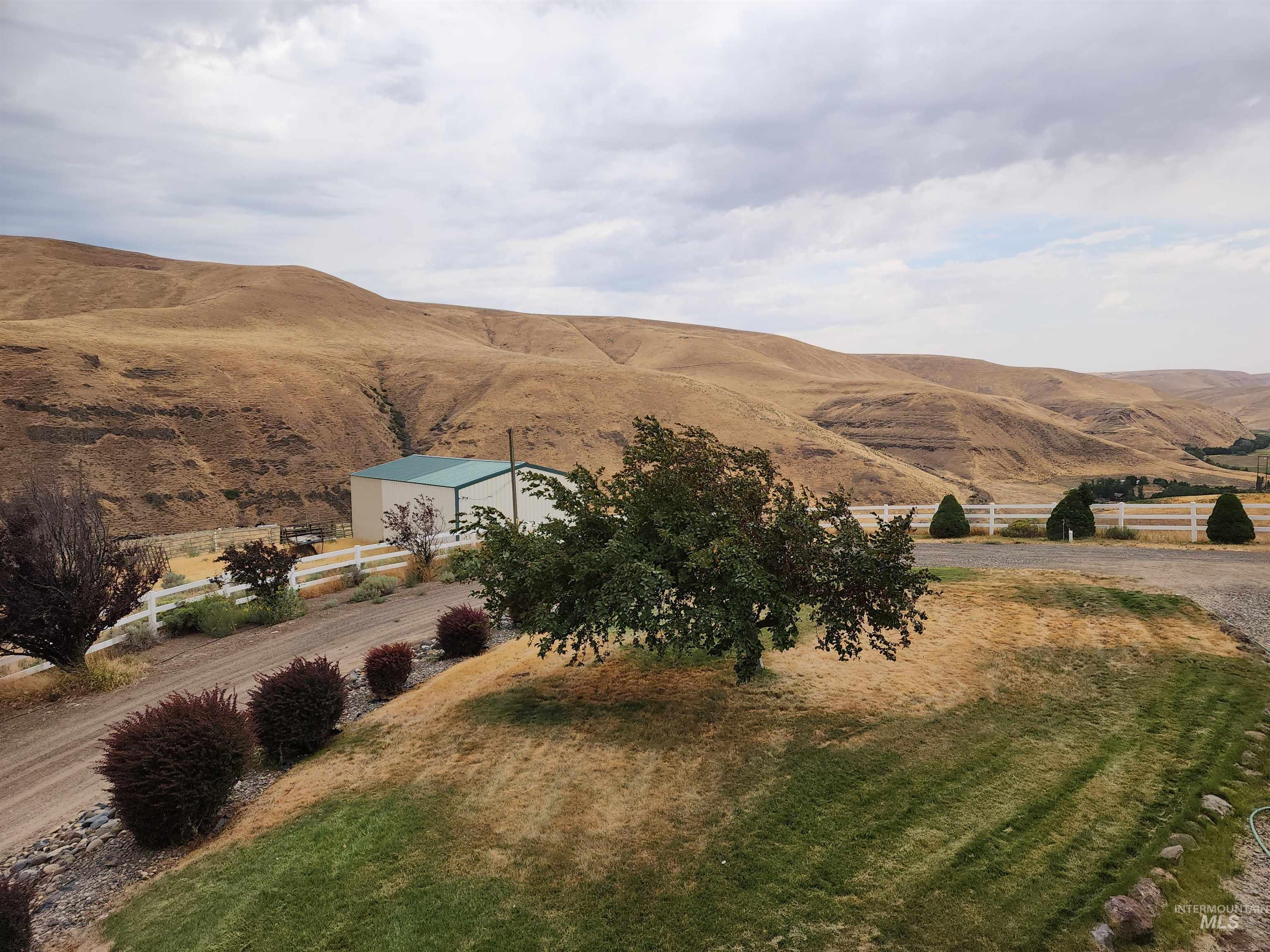 2871 Hwy 12, Clarkston, Washington 99403, 3 Bedrooms, 3 Bathrooms, Residential For Sale, Price $1,299,999,MLS 98939490