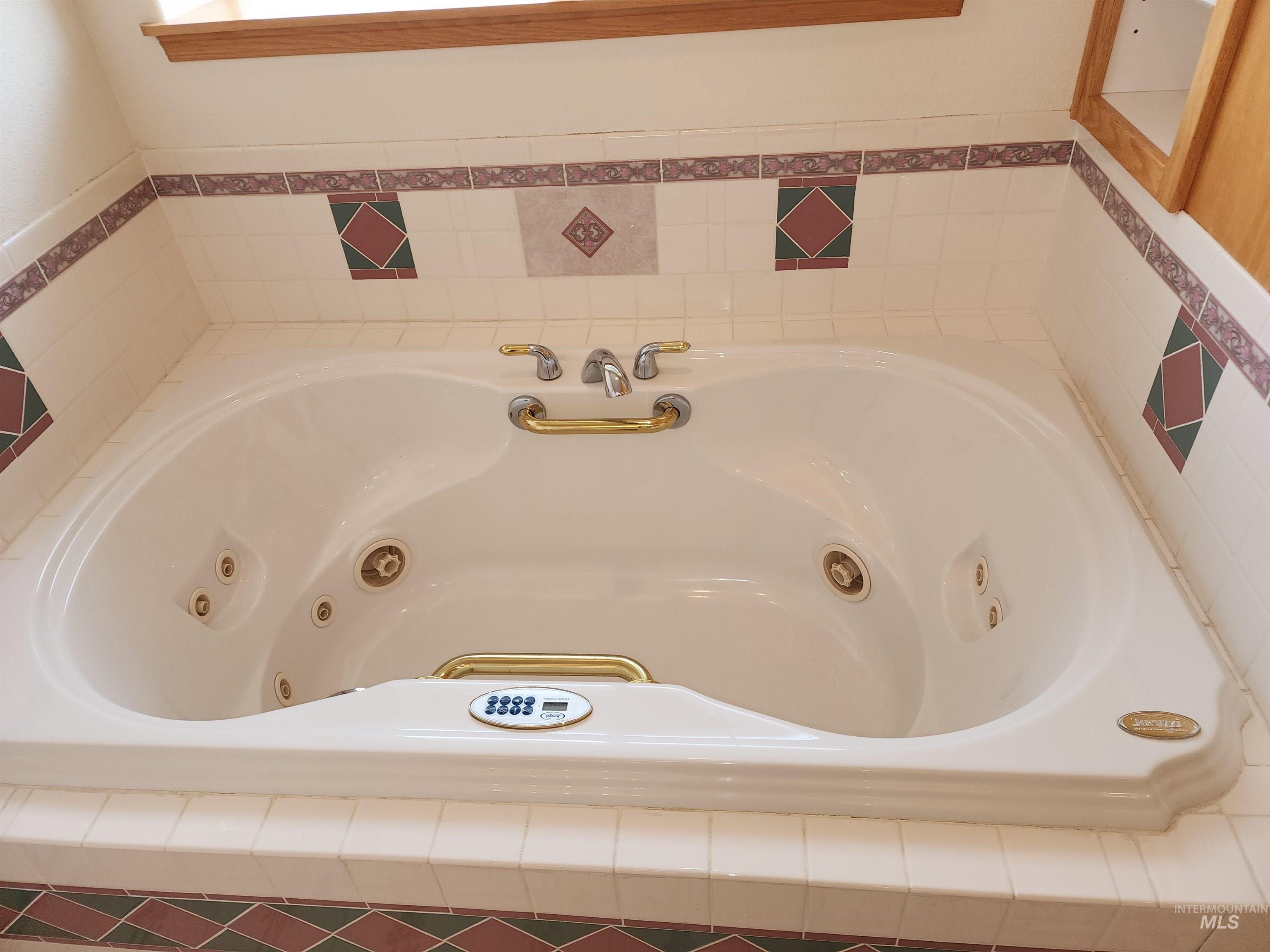 2871 Hwy 12, Clarkston, Washington 99403, 3 Bedrooms, 3 Bathrooms, Residential For Sale, Price $1,299,999,MLS 98939490