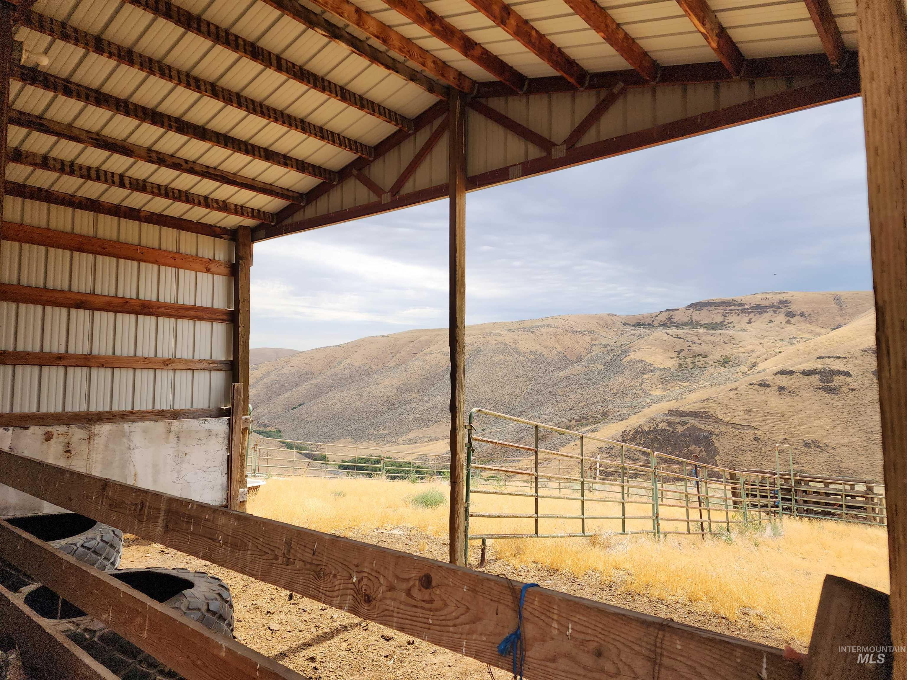 2871 Hwy 12, Clarkston, Washington 99403, 3 Bedrooms, 3 Bathrooms, Residential For Sale, Price $1,299,999,MLS 98939490