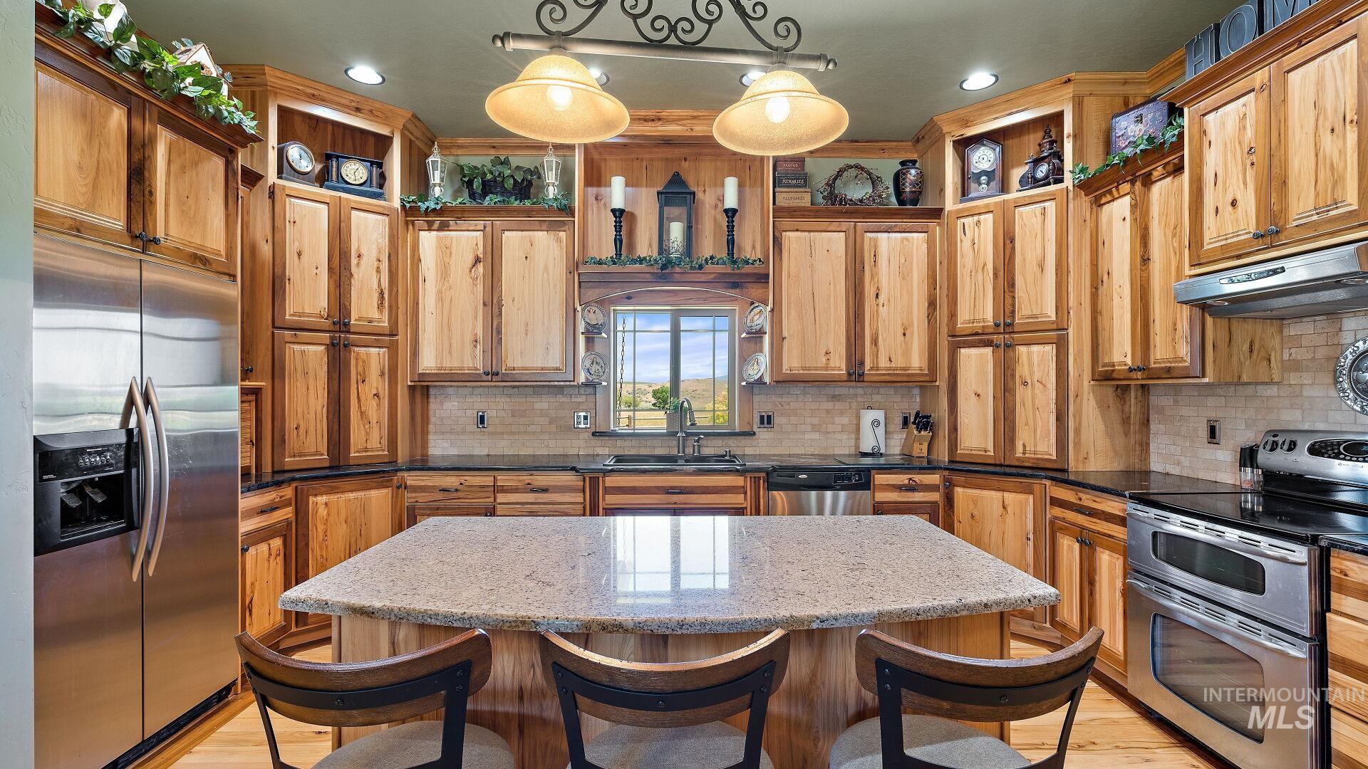 7340 Sagebrush Lane, Caldwell, Idaho 83607, 4 Bedrooms, 2.5 Bathrooms, Residential For Sale, Price $1,850,000,MLS 98939500