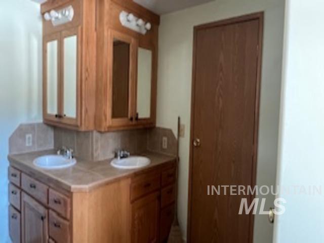 24 Castle Meadow Dr, Garden Valley, Idaho 83622, 3 Bedrooms, 3 Bathrooms, Residential For Sale, Price $525,000,MLS 98939512