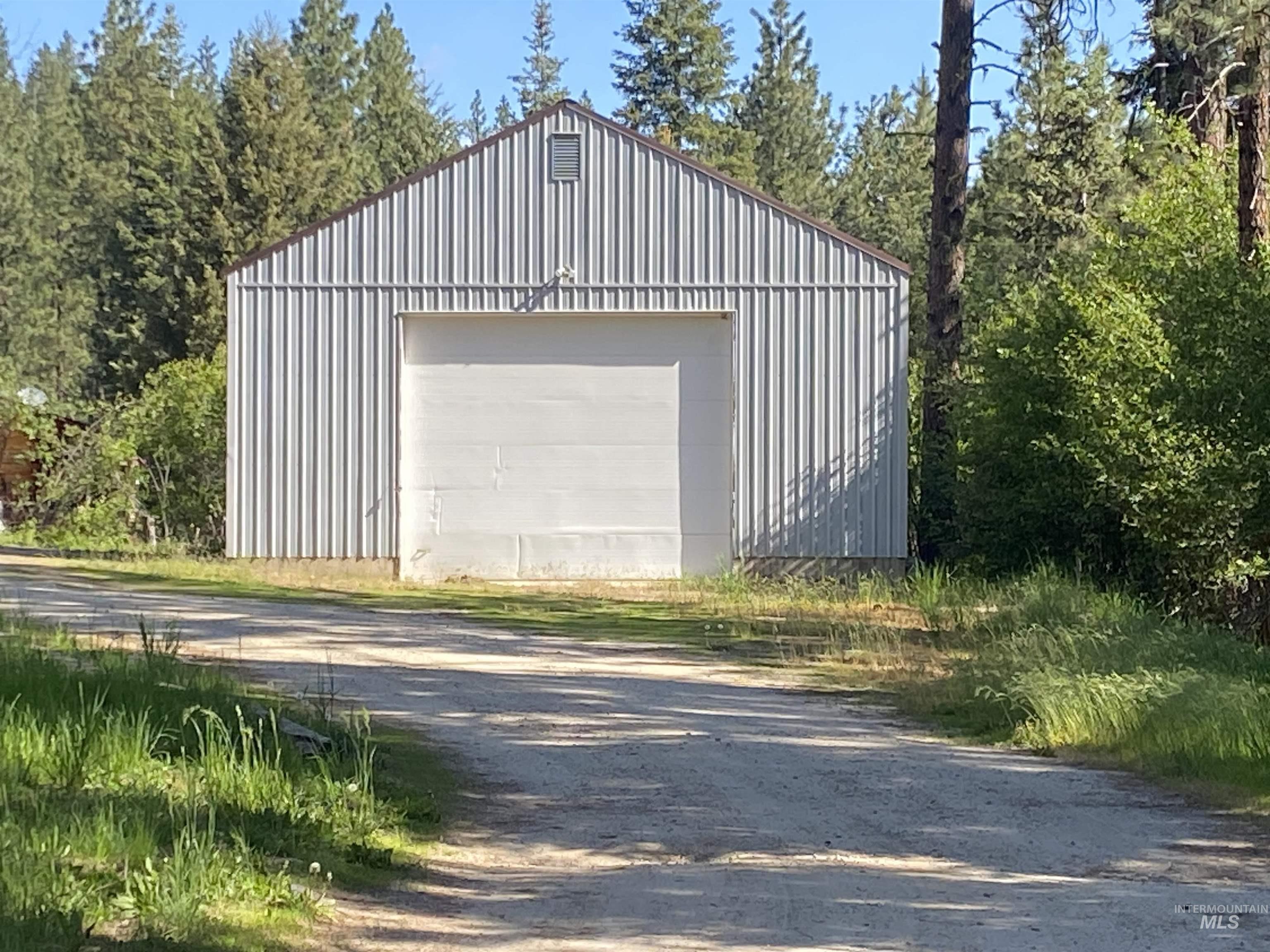 24 Castle Meadow Dr, Garden Valley, Idaho 83622, 3 Bedrooms, 3 Bathrooms, Residential For Sale, Price $525,000,MLS 98939512