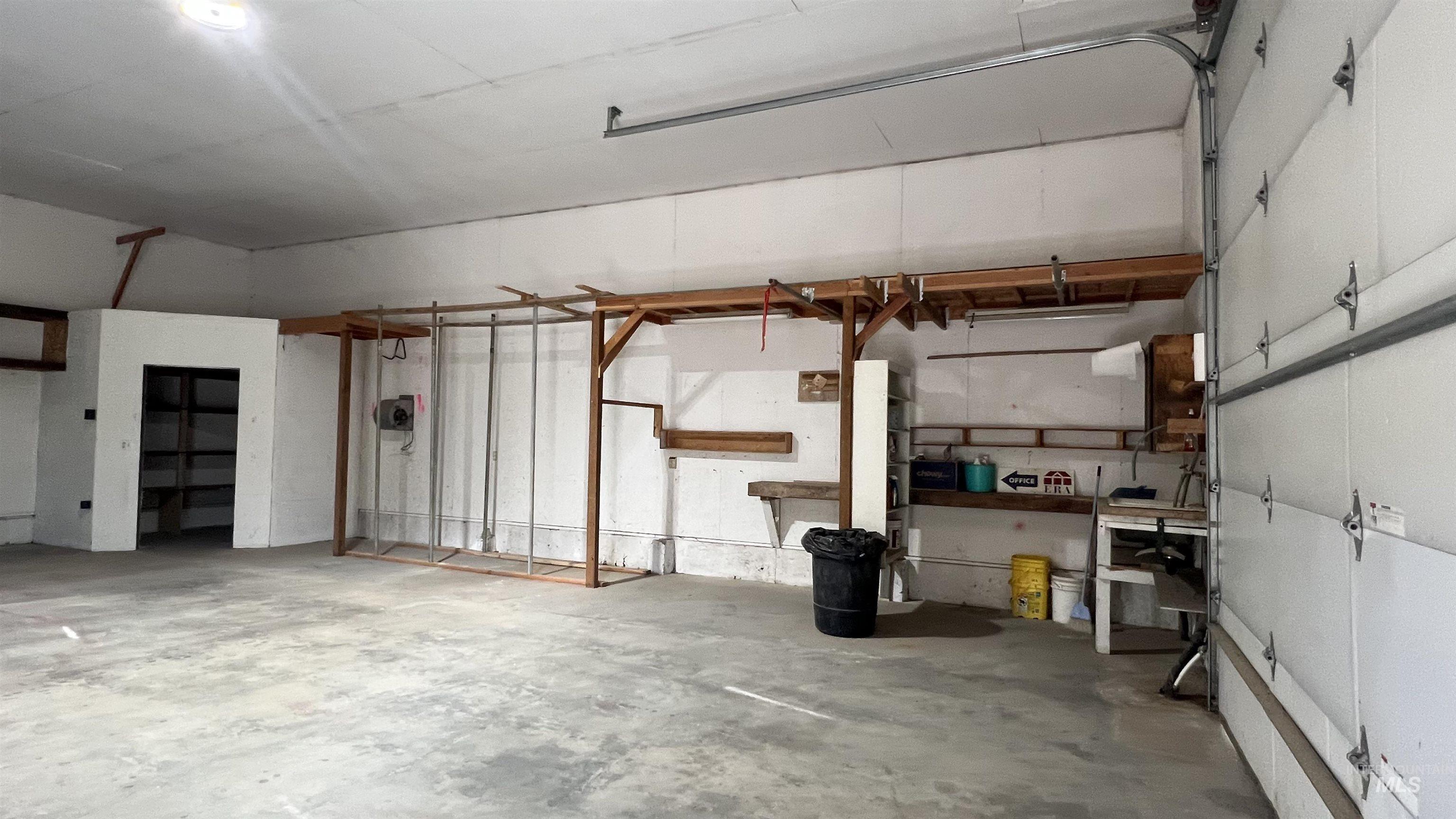 24 Castle Meadow Dr, Garden Valley, Idaho 83622, 3 Bedrooms, 3 Bathrooms, Residential For Sale, Price $525,000,MLS 98939512