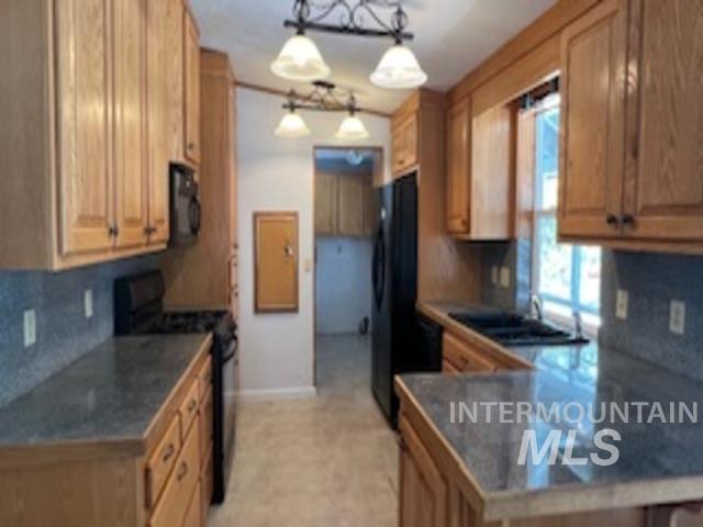 24 Castle Meadow Dr, Garden Valley, Idaho 83622, 3 Bedrooms, 3 Bathrooms, Residential For Sale, Price $525,000,MLS 98939512