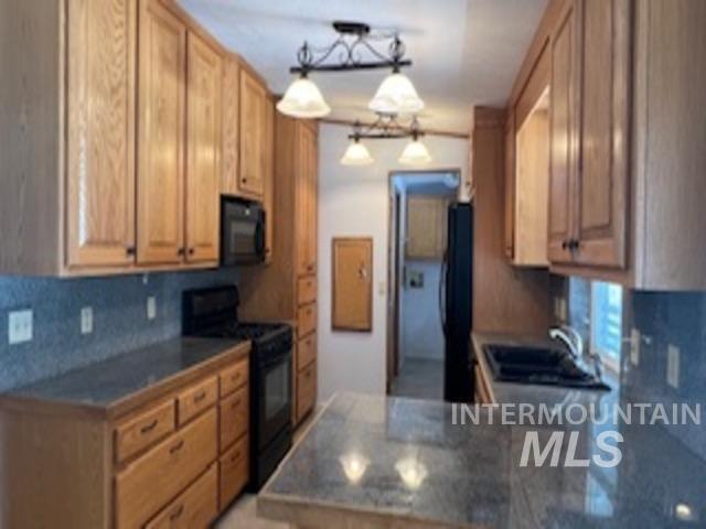 24 Castle Meadow Dr, Garden Valley, Idaho 83622, 3 Bedrooms, 3 Bathrooms, Residential For Sale, Price $525,000,MLS 98939512