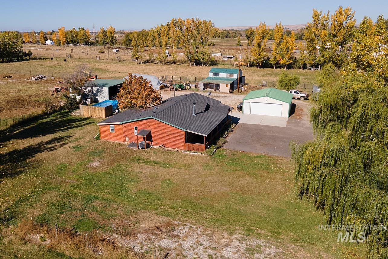 2625 Berglund Rd., Emmett, Idaho 83617, 3 Bedrooms, 2 Bathrooms, Residential For Sale, Price $805,900, 98939571
