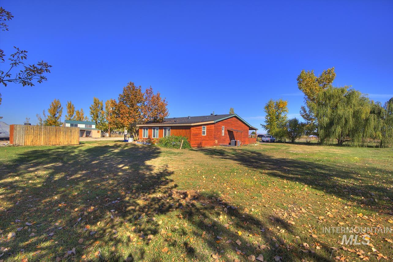 2625 Berglund Rd., Emmett, Idaho 83617, 3 Bedrooms, 2 Bathrooms, Residential For Sale, Price $805,900, 98939571