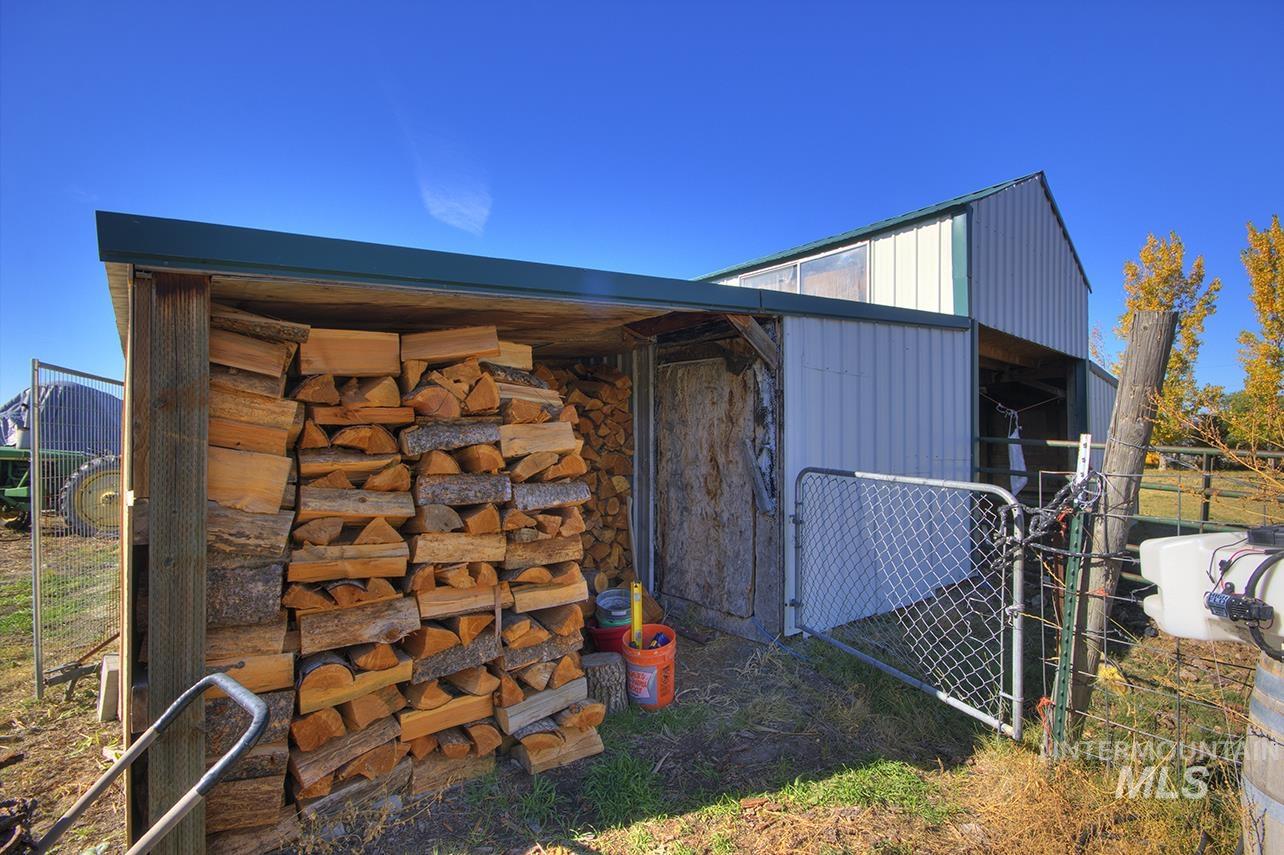 2625 Berglund Rd., Emmett, Idaho 83617, 3 Bedrooms, 2 Bathrooms, Residential For Sale, Price $805,900, 98939571