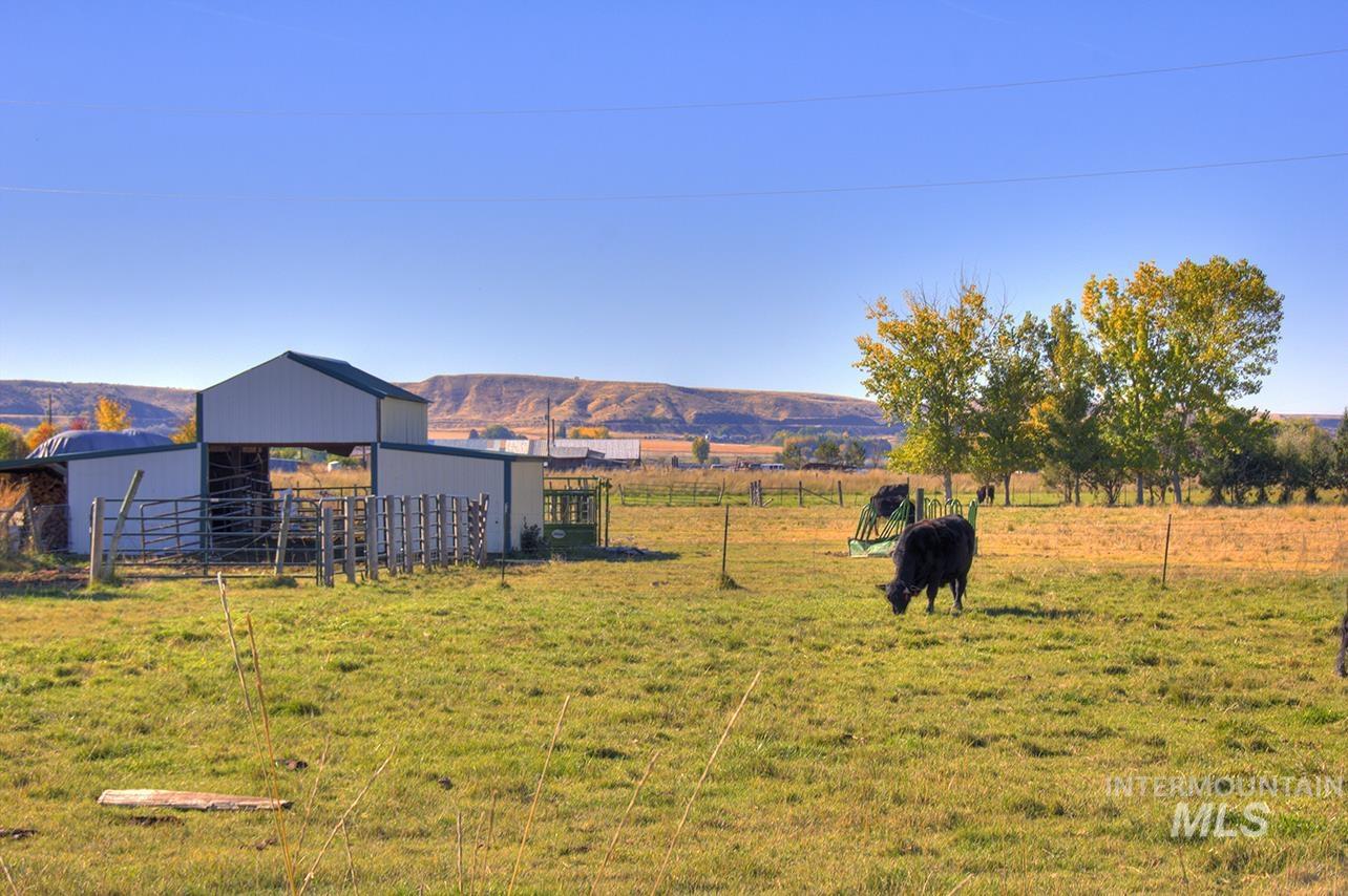2625 Berglund Rd., Emmett, Idaho 83617, 3 Bedrooms, 2 Bathrooms, Residential For Sale, Price $805,900, 98939571