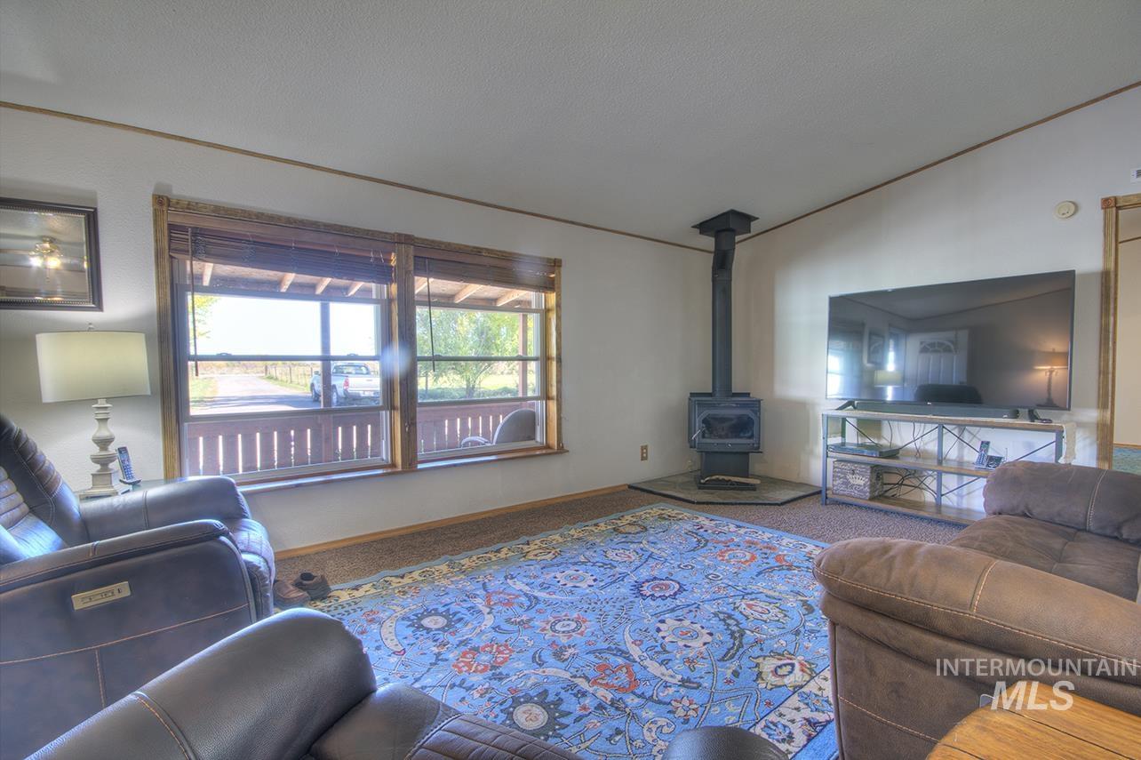 2625 Berglund Rd., Emmett, Idaho 83617, 3 Bedrooms, 2 Bathrooms, Residential For Sale, Price $805,900, 98939571