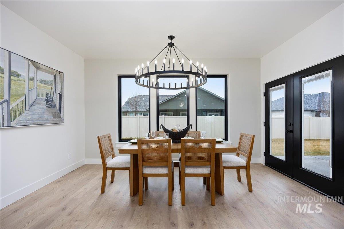 2031 Red Rock Way, Twin Falls, Idaho 83301, 5 Bedrooms, 3.5 Bathrooms, Residential For Sale, Price $749,900,MLS 98939842