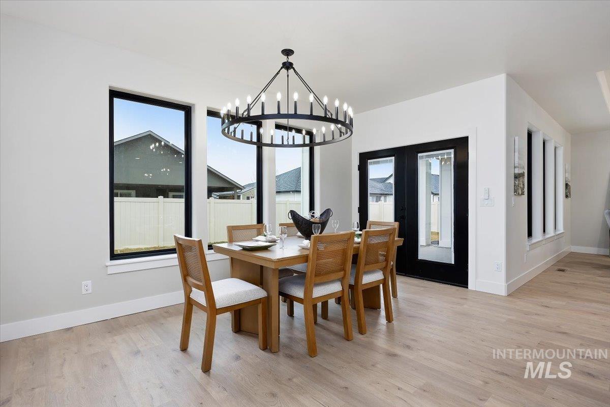 2031 Red Rock Way, Twin Falls, Idaho 83301, 5 Bedrooms, 3.5 Bathrooms, Residential For Sale, Price $749,900,MLS 98939842