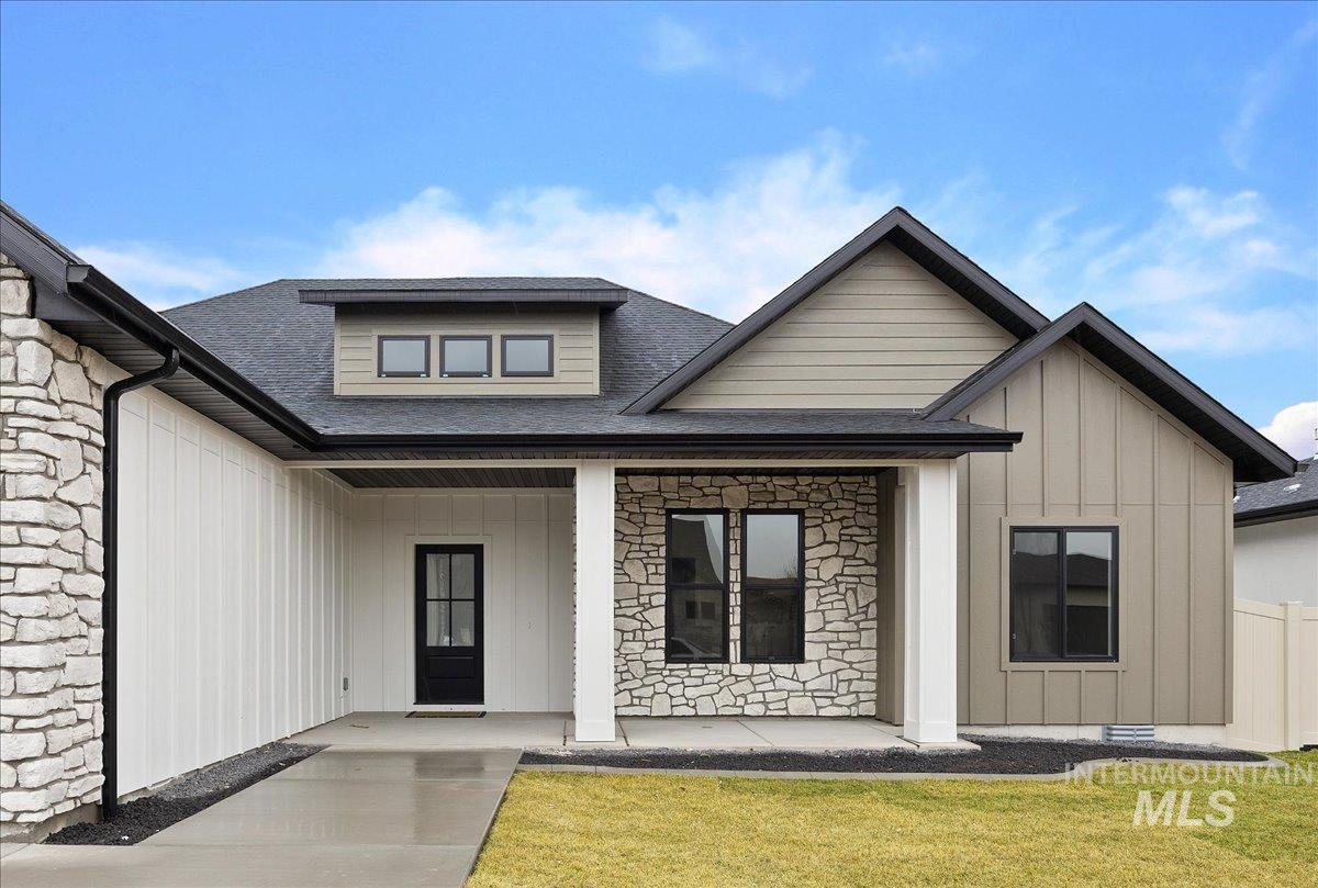 2031 Red Rock Way, Twin Falls, Idaho 83301, 5 Bedrooms, 3.5 Bathrooms, Residential For Sale, Price $749,900,MLS 98939842