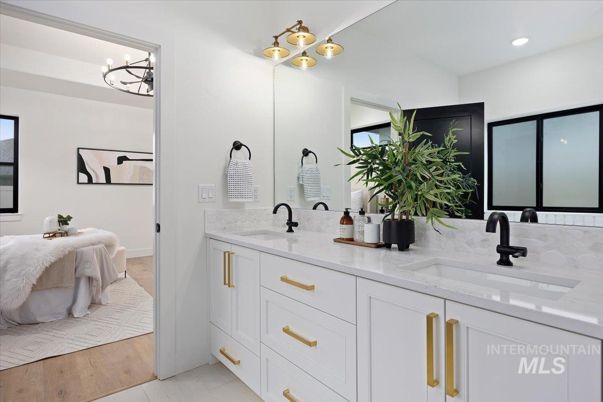 2031 Red Rock Way, Twin Falls, Idaho 83301, 5 Bedrooms, 3.5 Bathrooms, Residential For Sale, Price $749,900,MLS 98939842