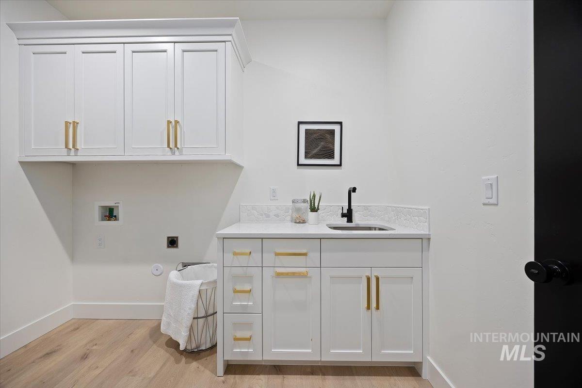 2031 Red Rock Way, Twin Falls, Idaho 83301, 5 Bedrooms, 3.5 Bathrooms, Residential For Sale, Price $749,900,MLS 98939842