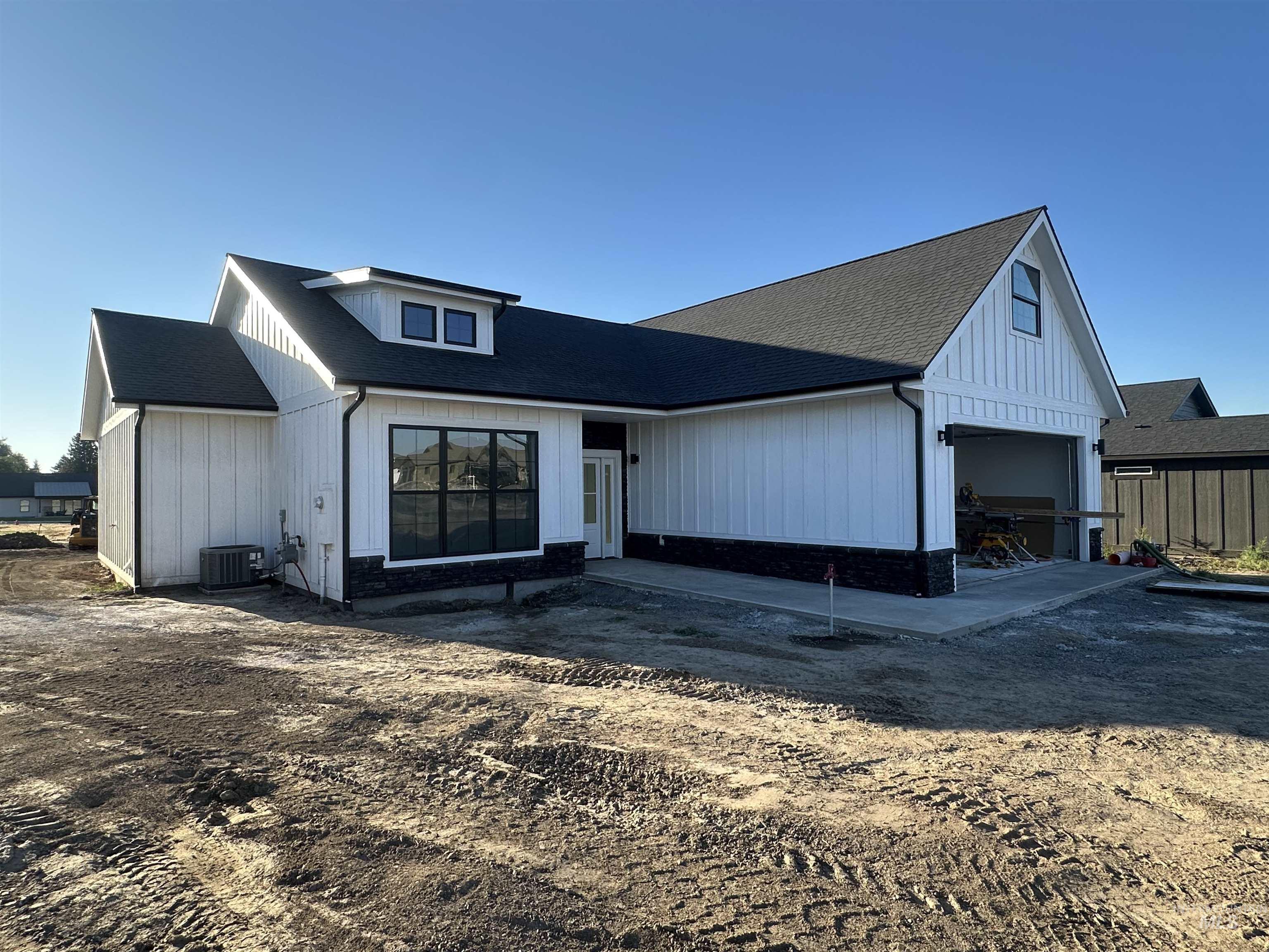 3714 Skyview Dr., Lewiston, Idaho 83501, 4 Bedrooms, 3 Bathrooms, Residential For Sale, Price $559,000,MLS 98940357