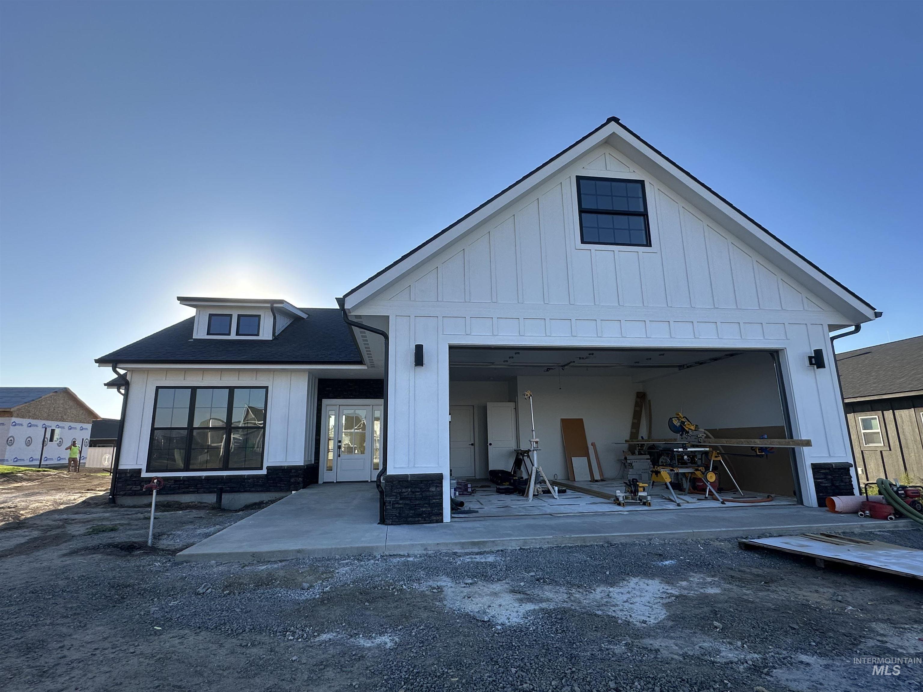 3714 Skyview Dr., Lewiston, Idaho 83501, 4 Bedrooms, 3 Bathrooms, Residential For Sale, Price $559,000,MLS 98940357