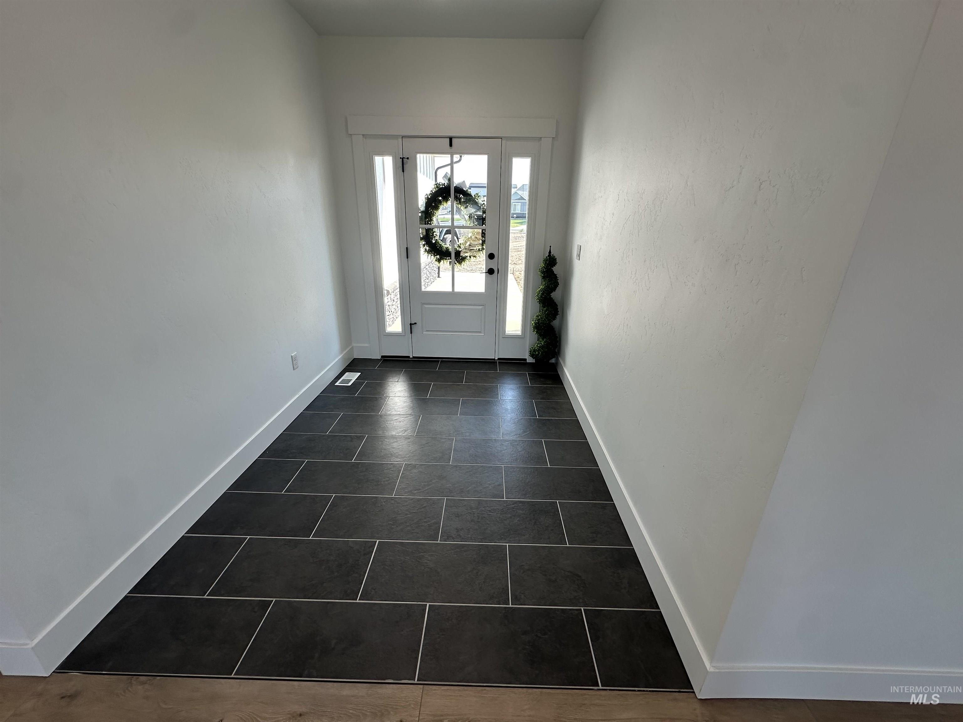 3714 Skyview Dr., Lewiston, Idaho 83501, 4 Bedrooms, 3 Bathrooms, Residential For Sale, Price $559,000,MLS 98940357