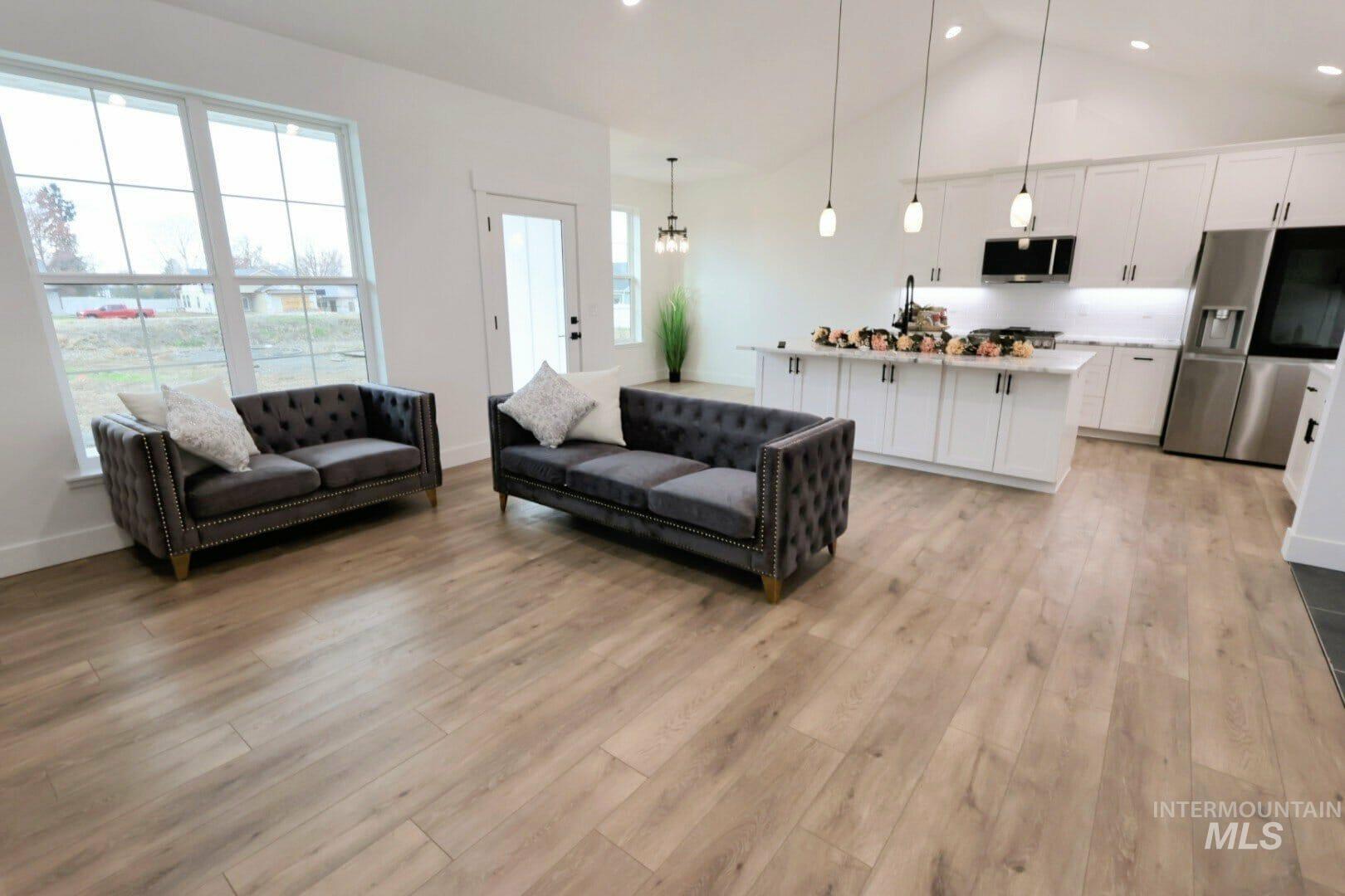 3714 Skyview Dr., Lewiston, Idaho 83501, 4 Bedrooms, 3 Bathrooms, Residential For Sale, Price $559,000,MLS 98940357