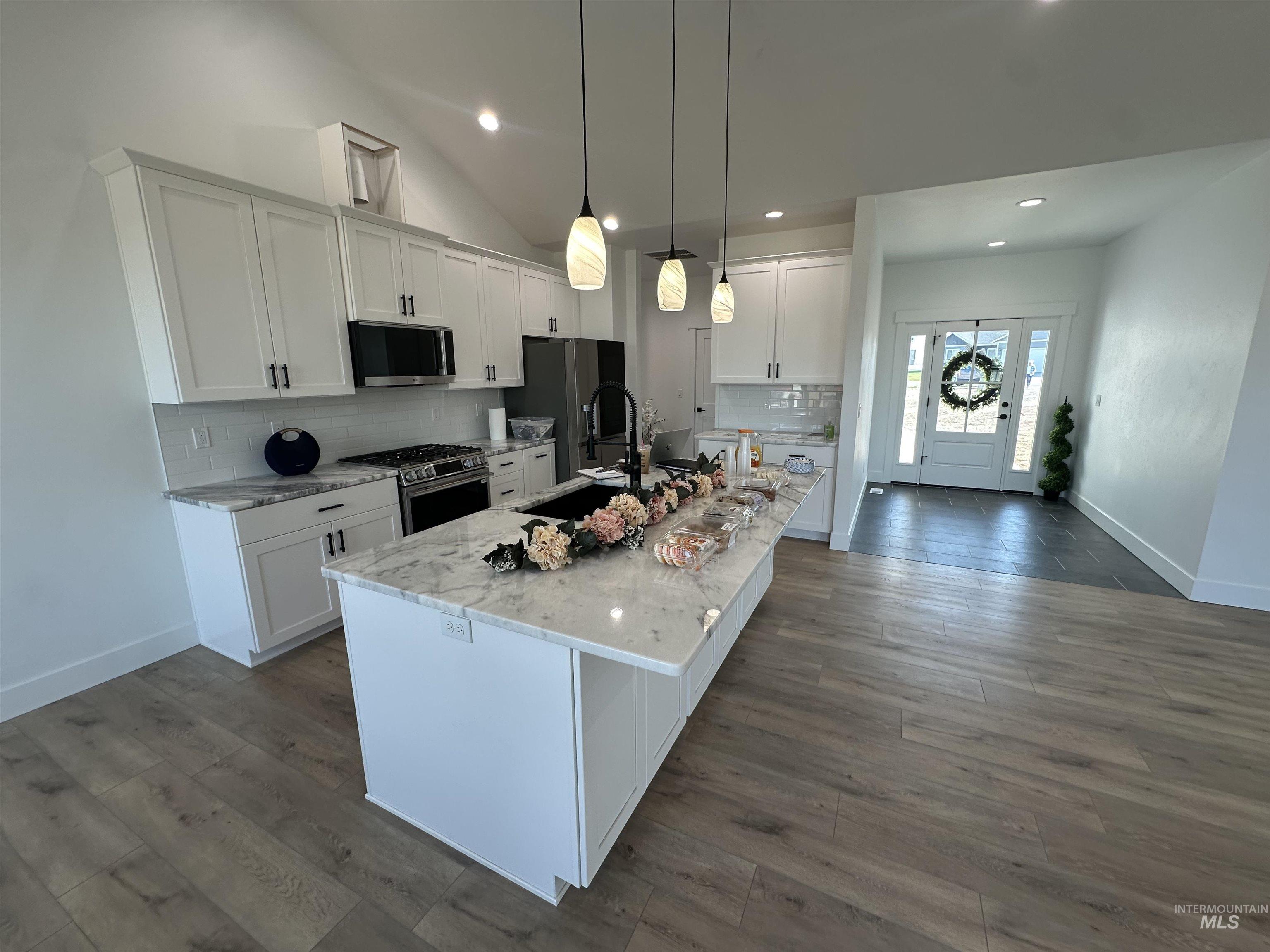 3714 Skyview Dr., Lewiston, Idaho 83501, 4 Bedrooms, 3 Bathrooms, Residential For Sale, Price $559,000,MLS 98940357