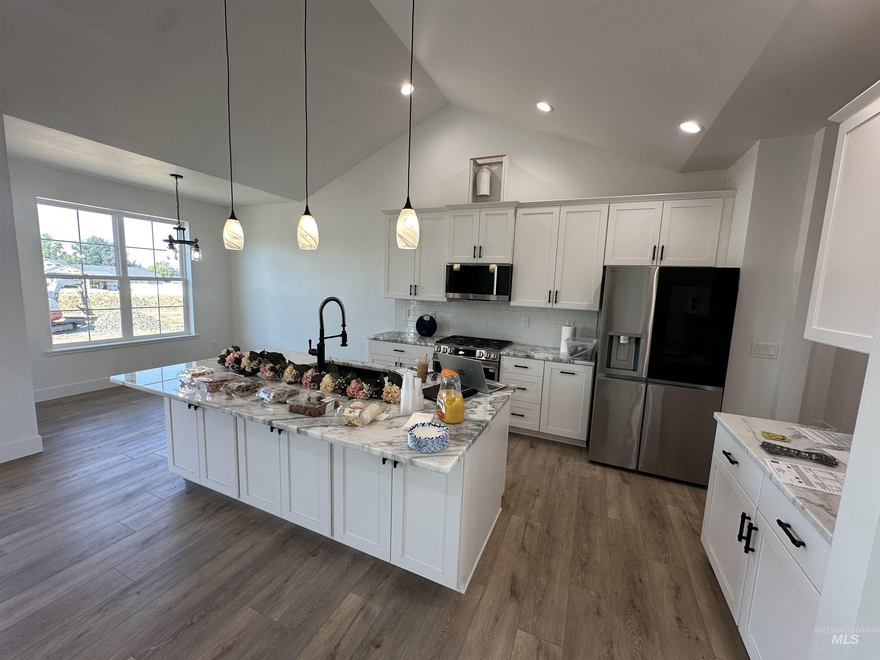 3714 Skyview Dr., Lewiston, Idaho 83501, 4 Bedrooms, 3 Bathrooms, Residential For Sale, Price $559,000,MLS 98940357