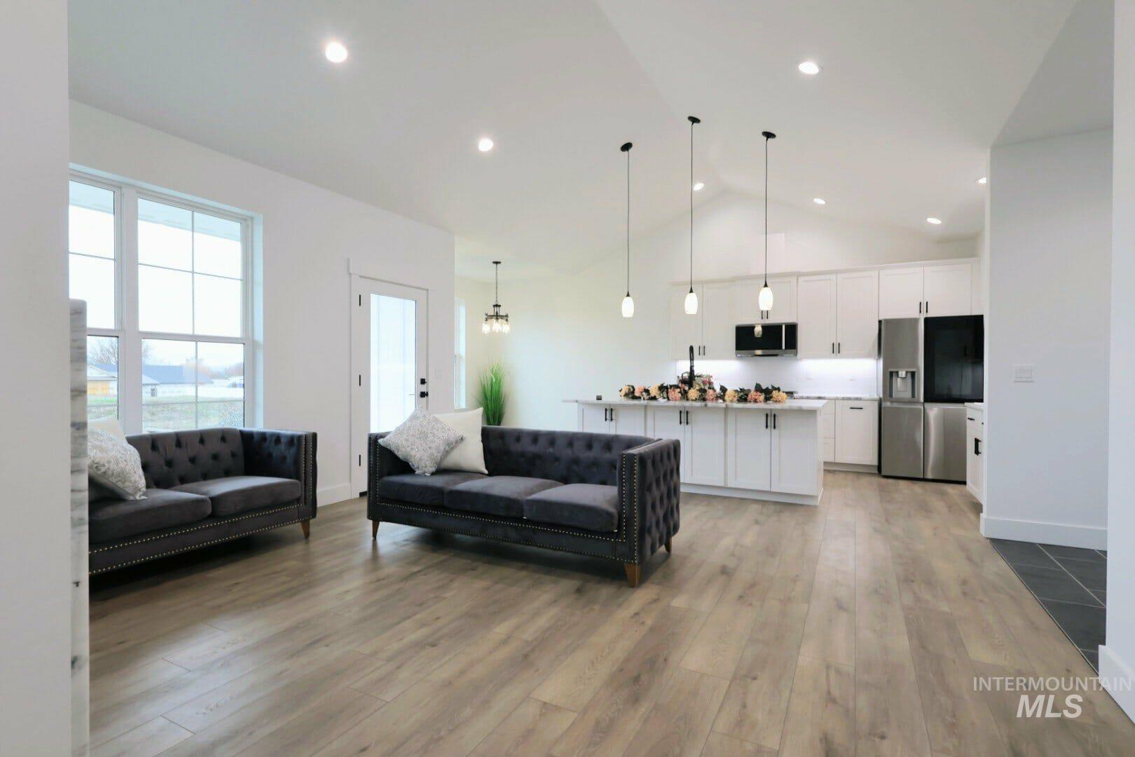 3714 Skyview Dr., Lewiston, Idaho 83501, 4 Bedrooms, 3 Bathrooms, Residential For Sale, Price $559,000,MLS 98940357