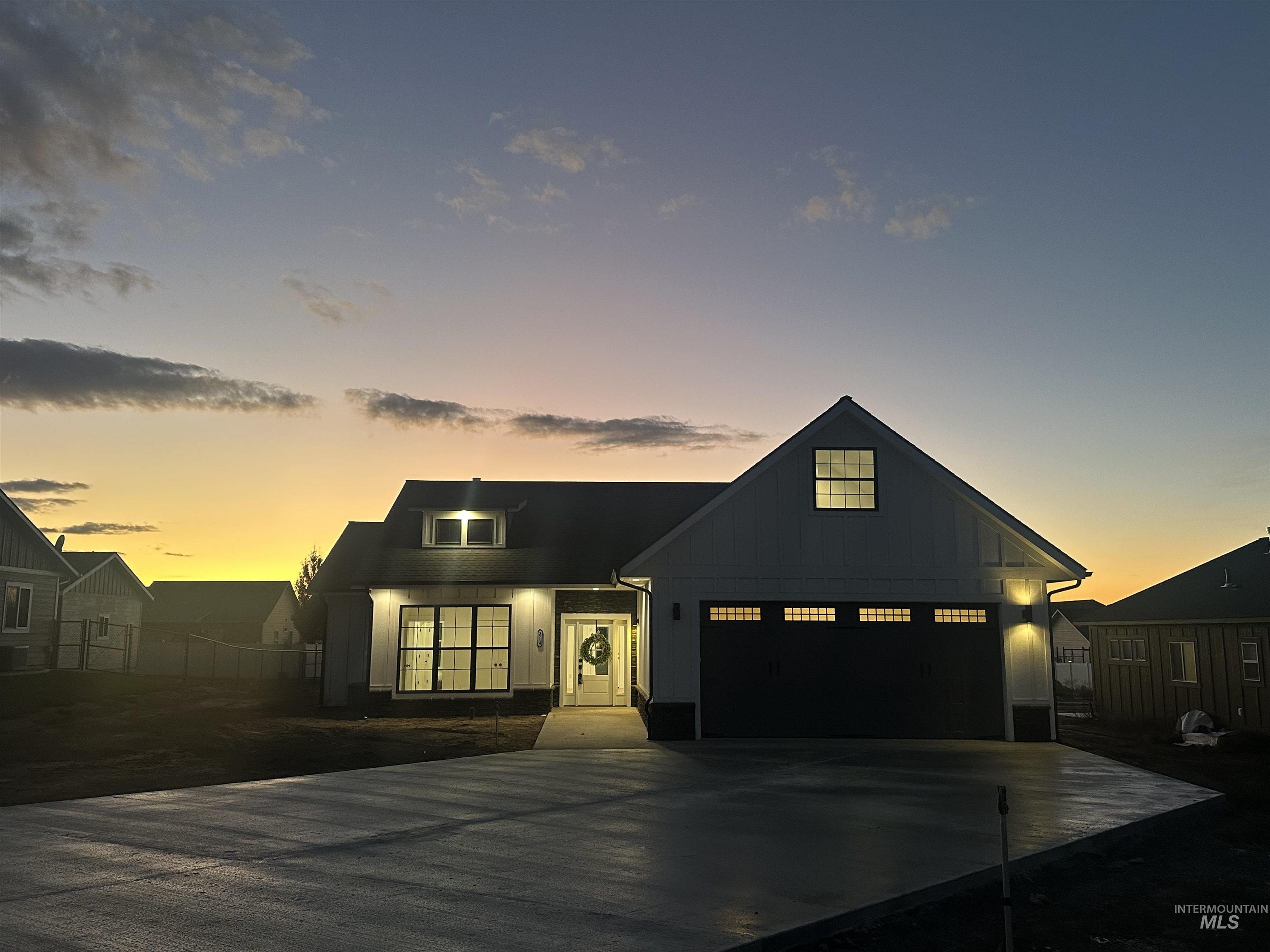 3714 Skyview Dr., Lewiston, Idaho 83501, 4 Bedrooms, 3 Bathrooms, Residential For Sale, Price $559,000,MLS 98940357