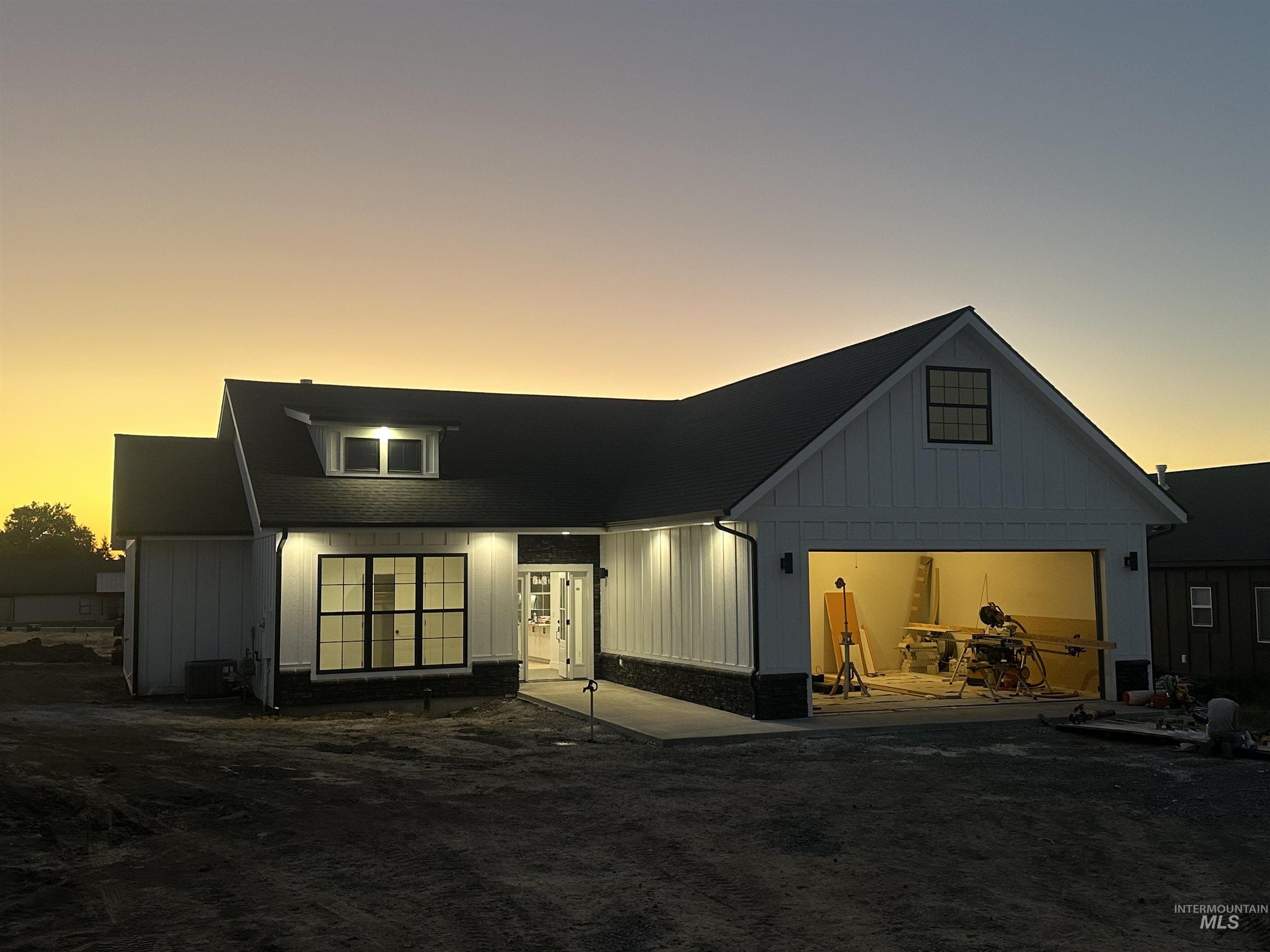 3714 Skyview Dr., Lewiston, Idaho 83501, 4 Bedrooms, 3 Bathrooms, Residential For Sale, Price $559,000,MLS 98940357