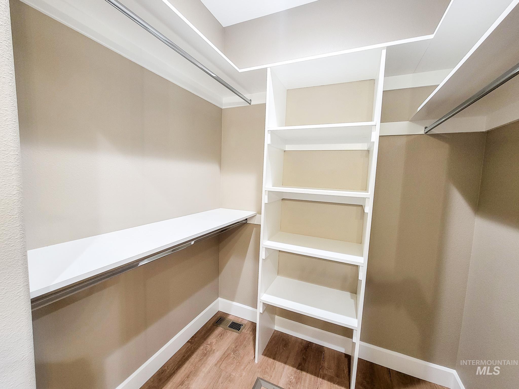 2103 Alder, Lewiston, Idaho 83501, 2 Bedrooms, 2 Bathrooms, Residential For Sale, Price $419,900,MLS 98940560