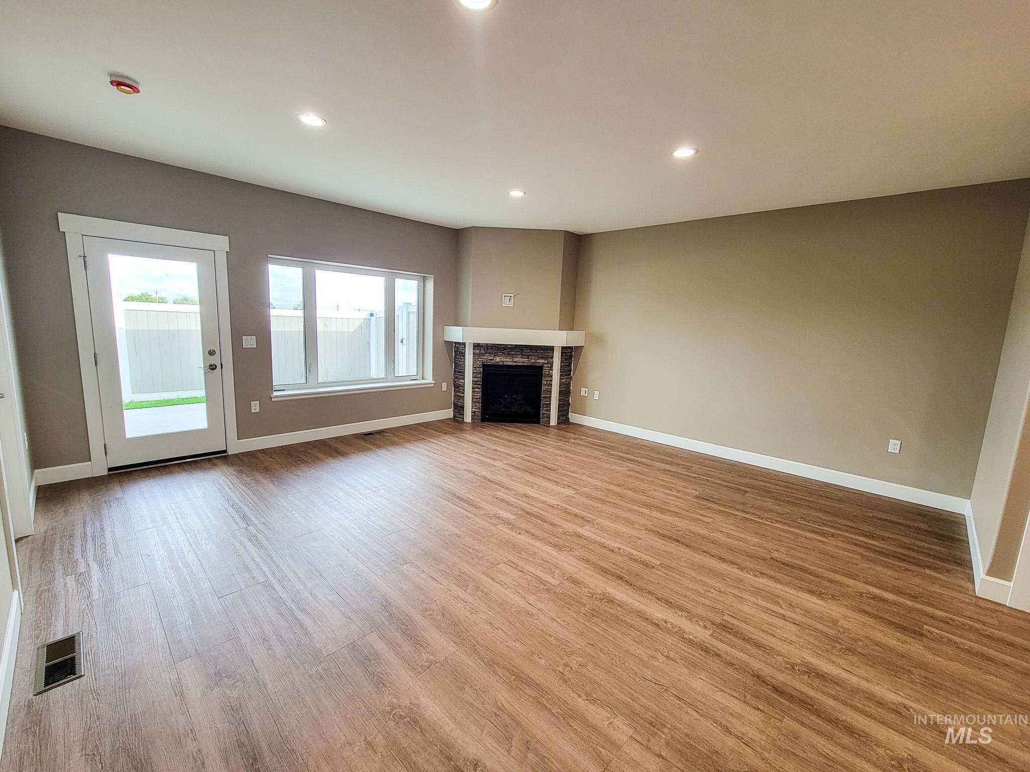 2103 Alder, Lewiston, Idaho 83501, 2 Bedrooms, 2 Bathrooms, Residential For Sale, Price $419,900,MLS 98940560