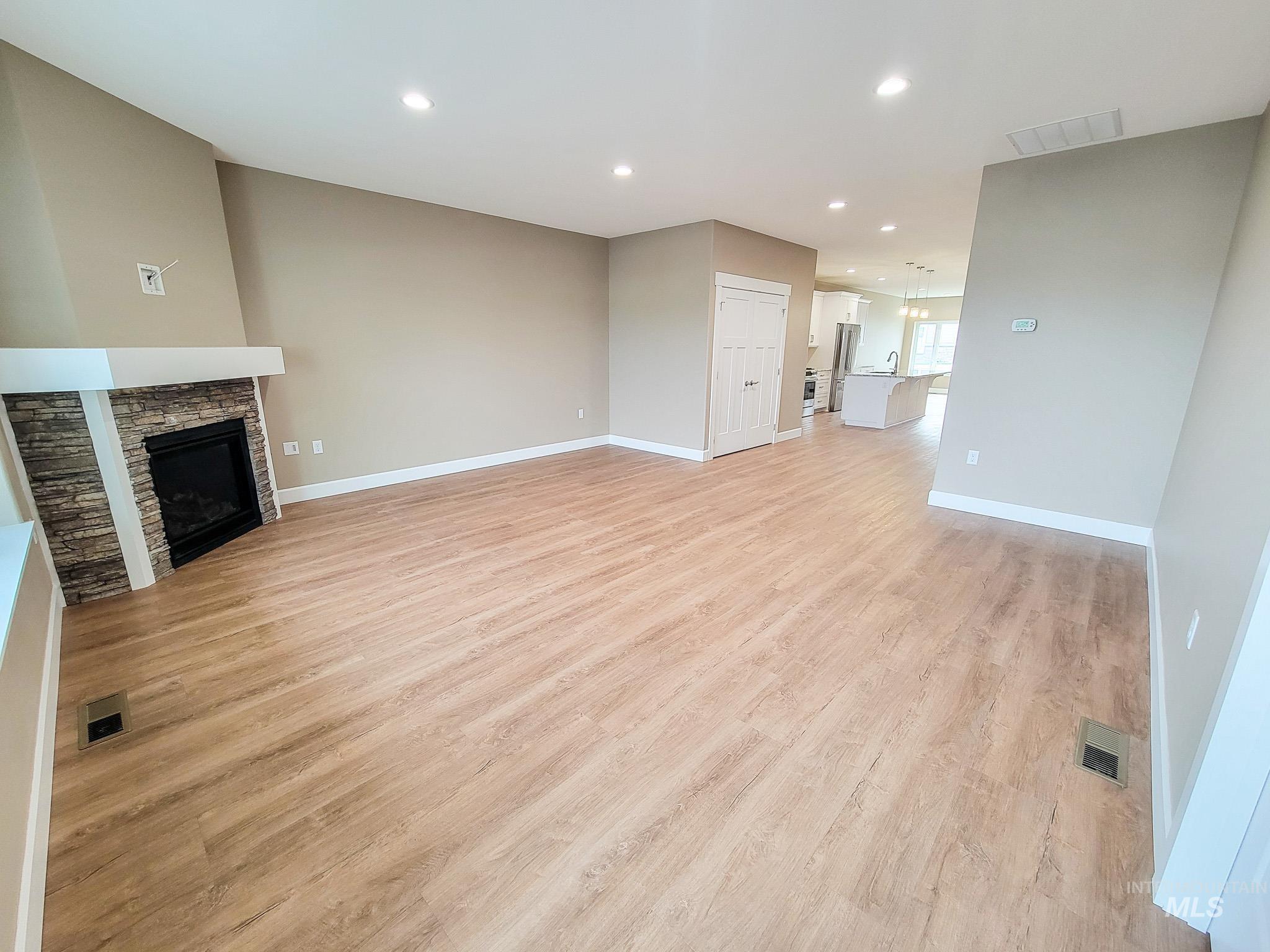 2103 Alder, Lewiston, Idaho 83501, 2 Bedrooms, 2 Bathrooms, Residential For Sale, Price $419,900,MLS 98940560