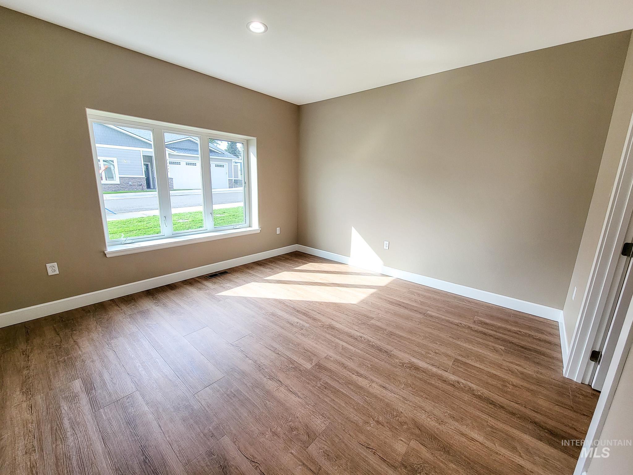 2103 Alder, Lewiston, Idaho 83501, 3 Bedrooms, 2 Bathrooms, Residential For Sale, Price $475,000,MLS 98940563