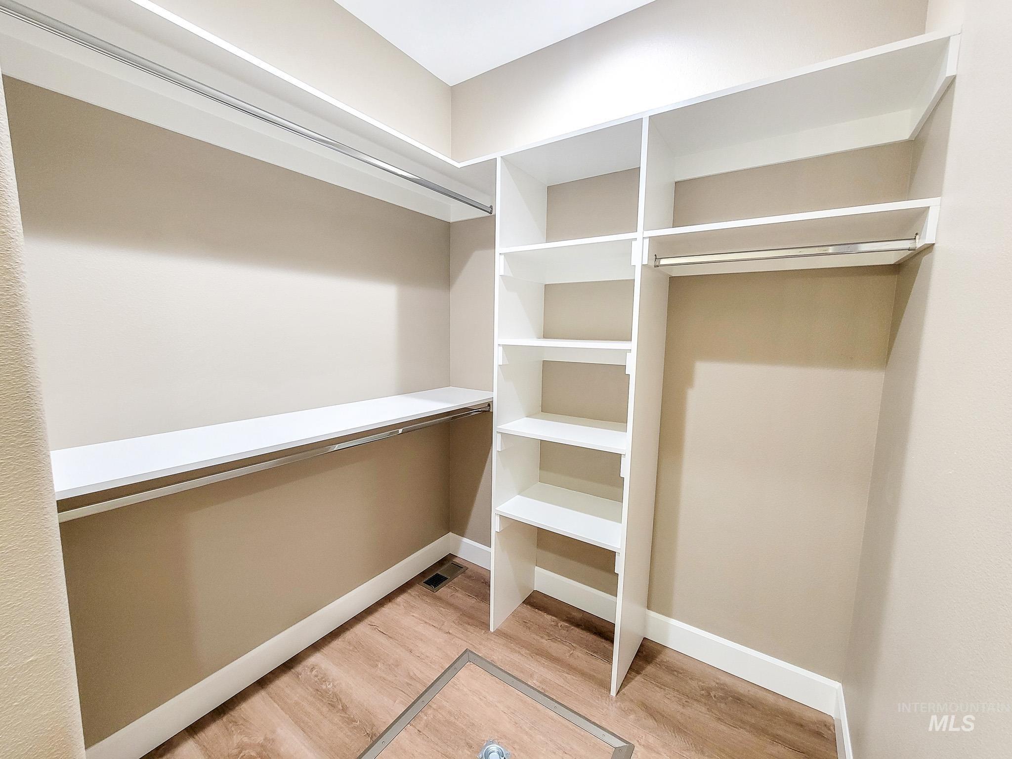 2103 Alder, Lewiston, Idaho 83501, 3 Bedrooms, 2 Bathrooms, Residential For Sale, Price $475,000,MLS 98940563