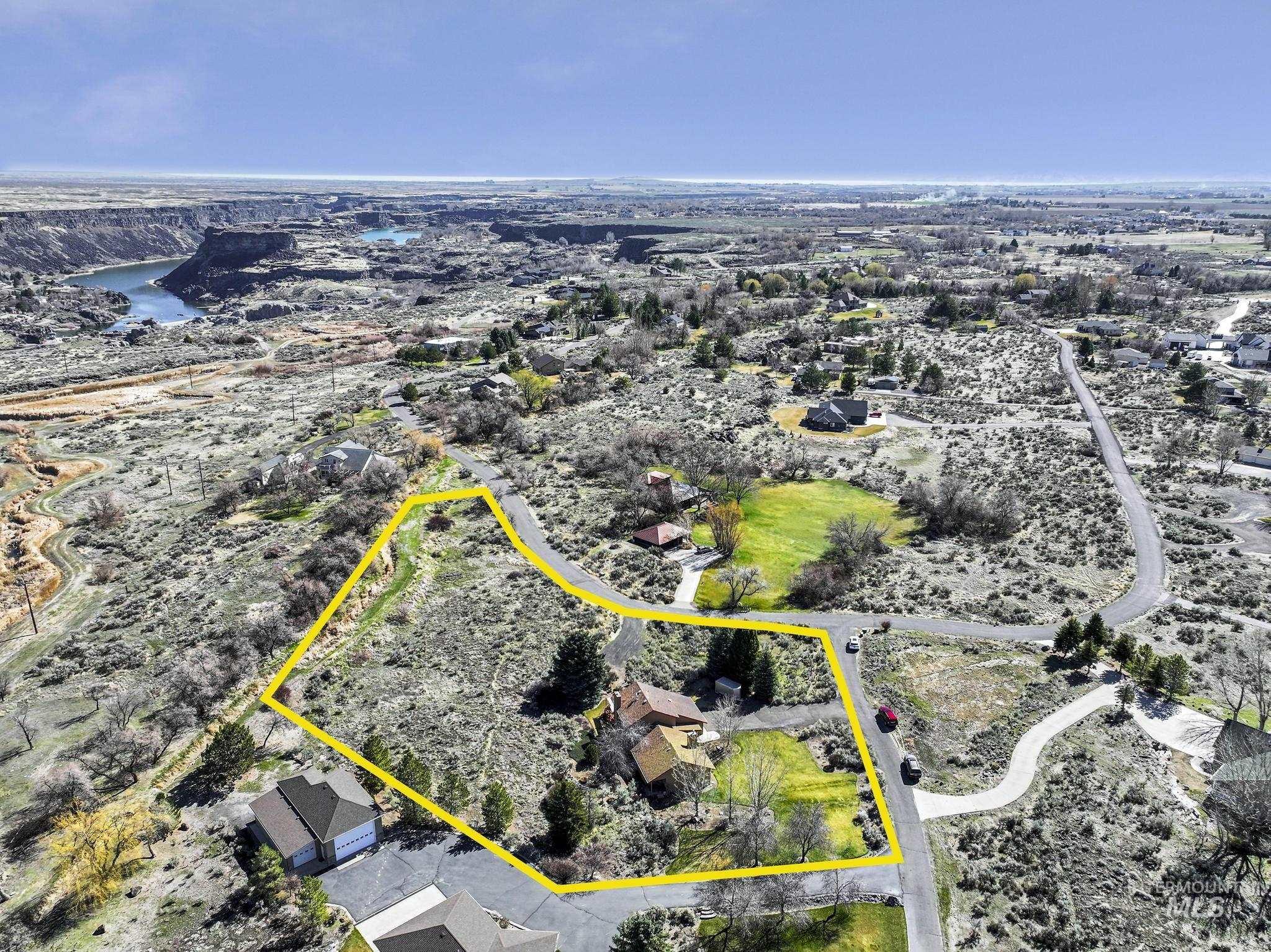 4124 N Meadow Ridge Circle, Twin Falls, Idaho 83301, 4 Bedrooms, 3.5 Bathrooms, Residential For Sale, Price $639,900,MLS 98940689