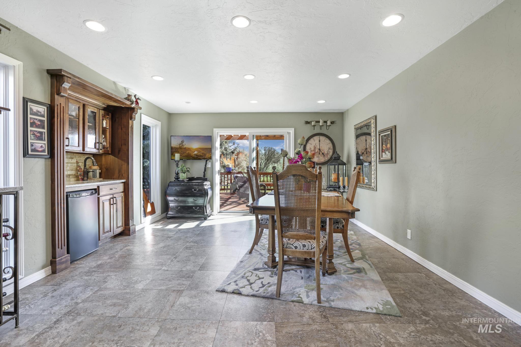 4124 N Meadow Ridge Circle, Twin Falls, Idaho 83301, 4 Bedrooms, 3.5 Bathrooms, Residential For Sale, Price $639,900,MLS 98940689