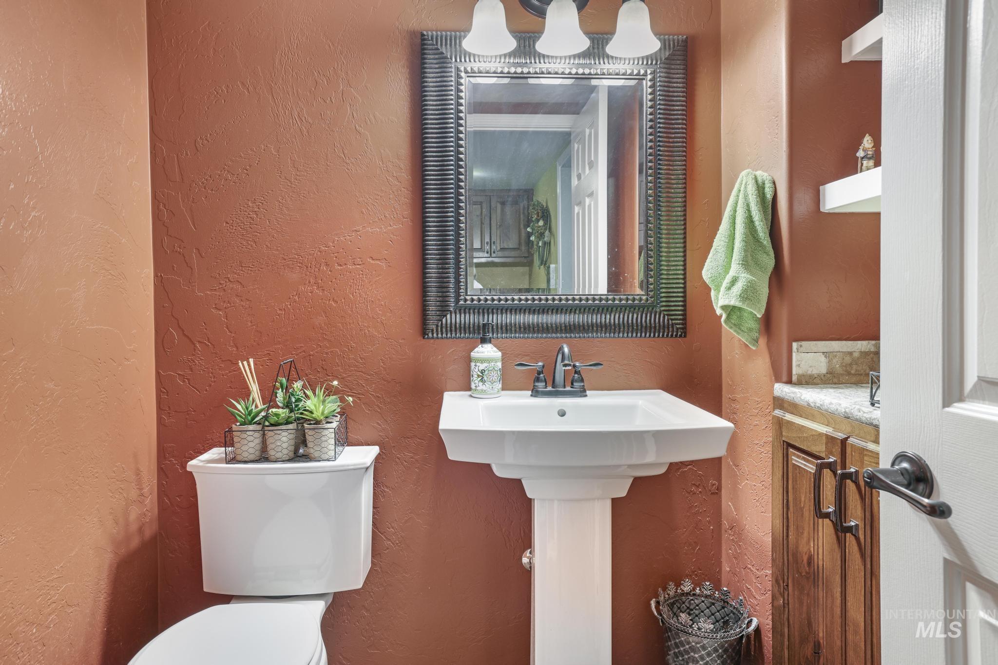 4124 N Meadow Ridge Circle, Twin Falls, Idaho 83301, 4 Bedrooms, 3.5 Bathrooms, Residential For Sale, Price $639,900,MLS 98940689