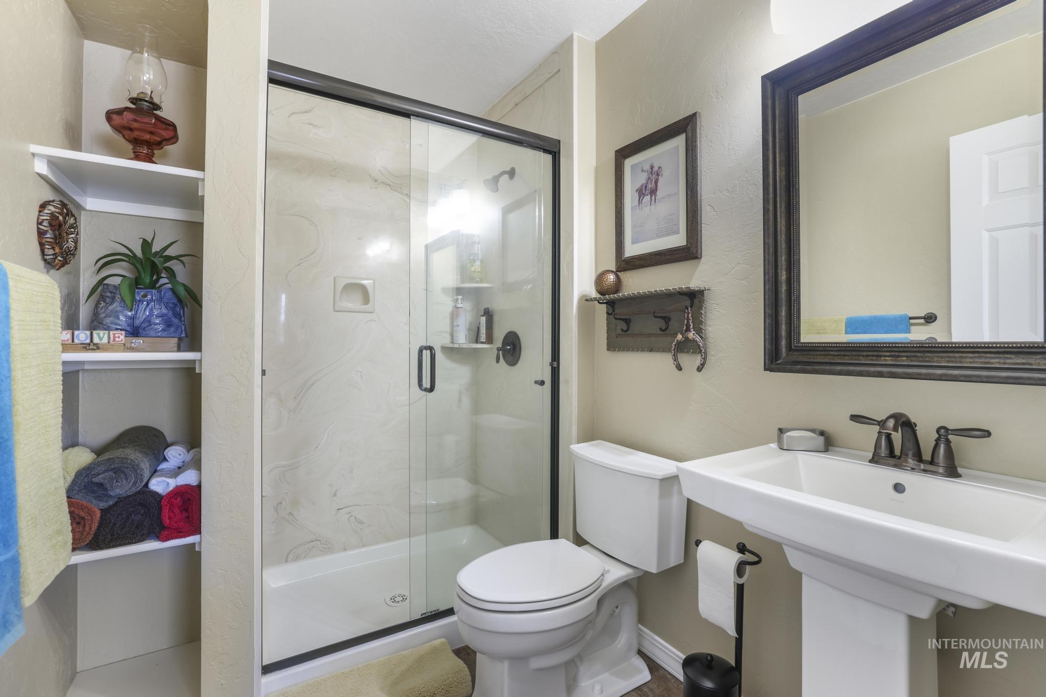 4124 N Meadow Ridge Circle, Twin Falls, Idaho 83301, 4 Bedrooms, 3.5 Bathrooms, Residential For Sale, Price $639,900,MLS 98940689