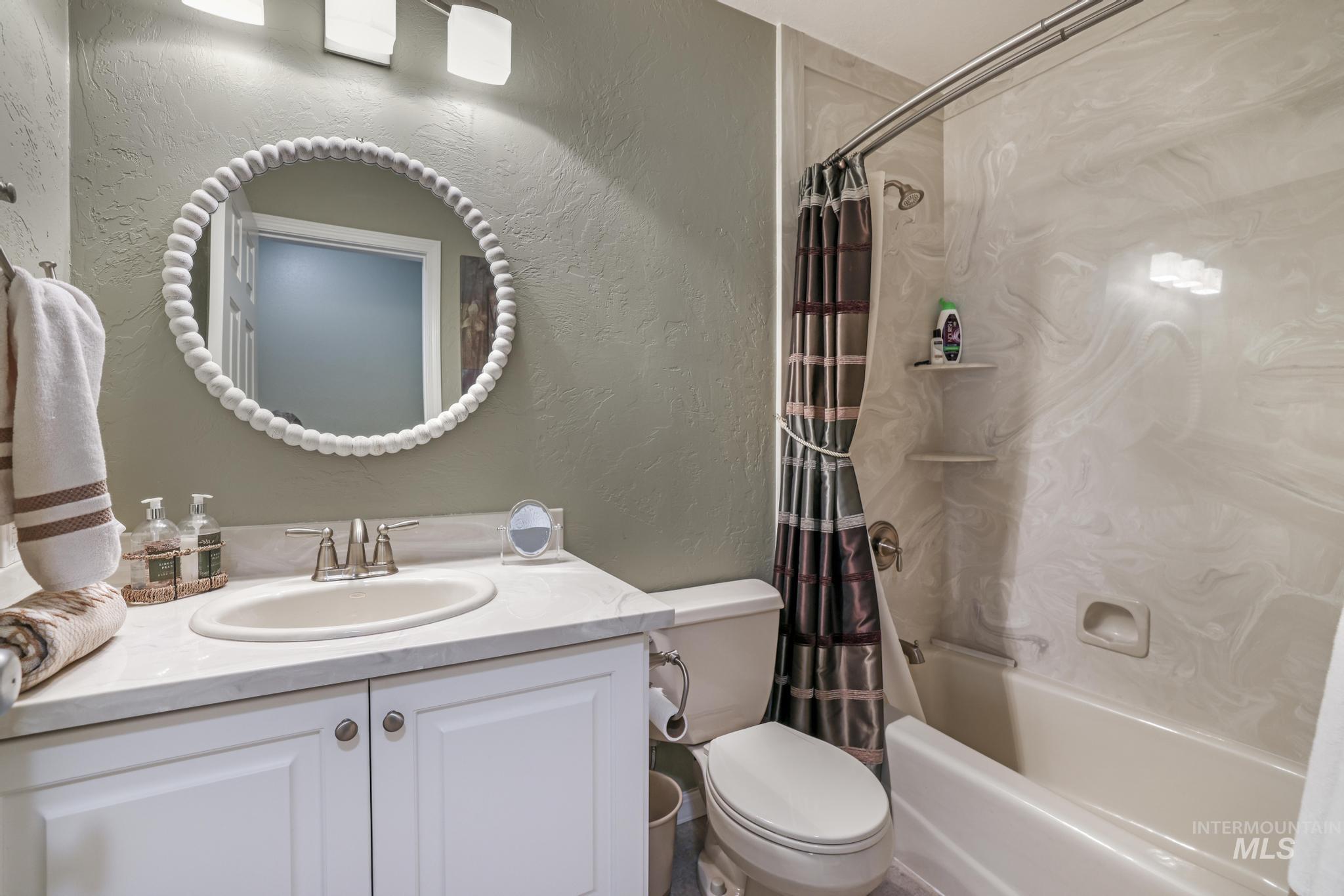 4124 N Meadow Ridge Circle, Twin Falls, Idaho 83301, 4 Bedrooms, 3.5 Bathrooms, Residential For Sale, Price $639,900,MLS 98940689