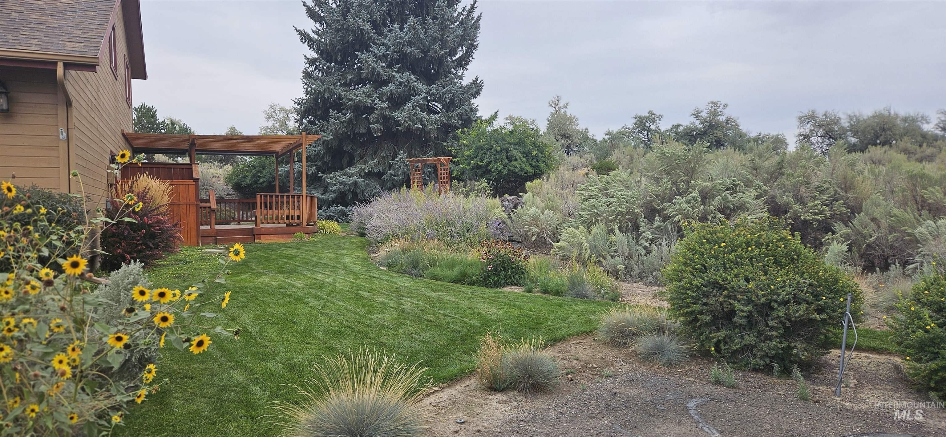 4124 N Meadow Ridge Circle, Twin Falls, Idaho 83301, 4 Bedrooms, 3.5 Bathrooms, Residential For Sale, Price $639,900,MLS 98940689