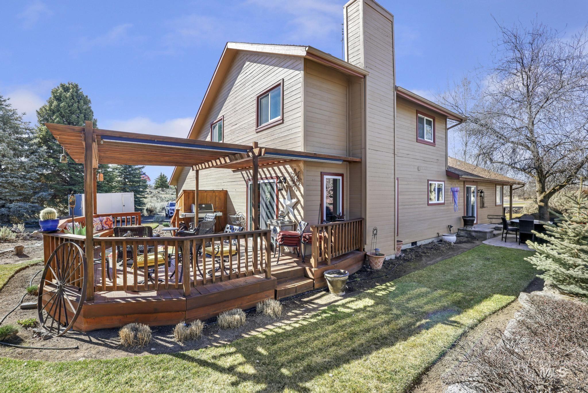 4124 N Meadow Ridge Circle, Twin Falls, Idaho 83301, 4 Bedrooms, 3.5 Bathrooms, Residential For Sale, Price $639,900,MLS 98940689