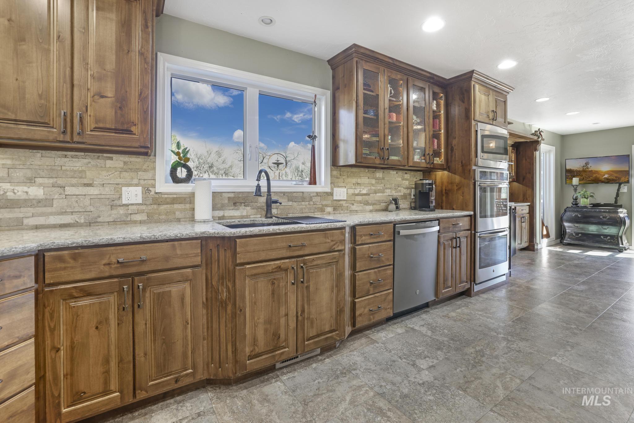 4124 N Meadow Ridge Circle, Twin Falls, Idaho 83301, 4 Bedrooms, 3.5 Bathrooms, Residential For Sale, Price $639,900,MLS 98940689