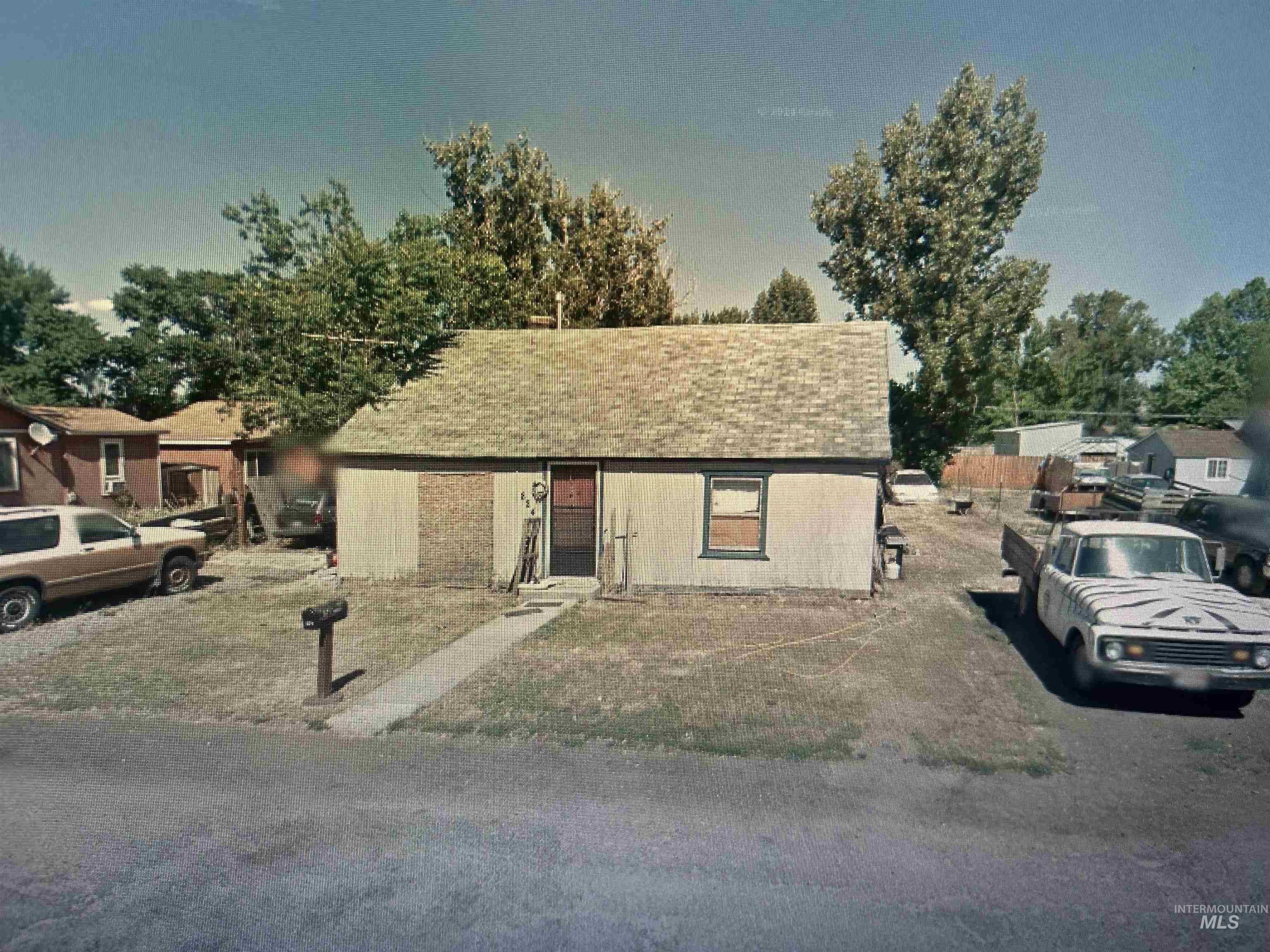 824 S Hayes, Emmett, Idaho 83617, 4 Bedrooms, 1 Bathroom, Residential For Sale, Price $264,000,MLS 98940763