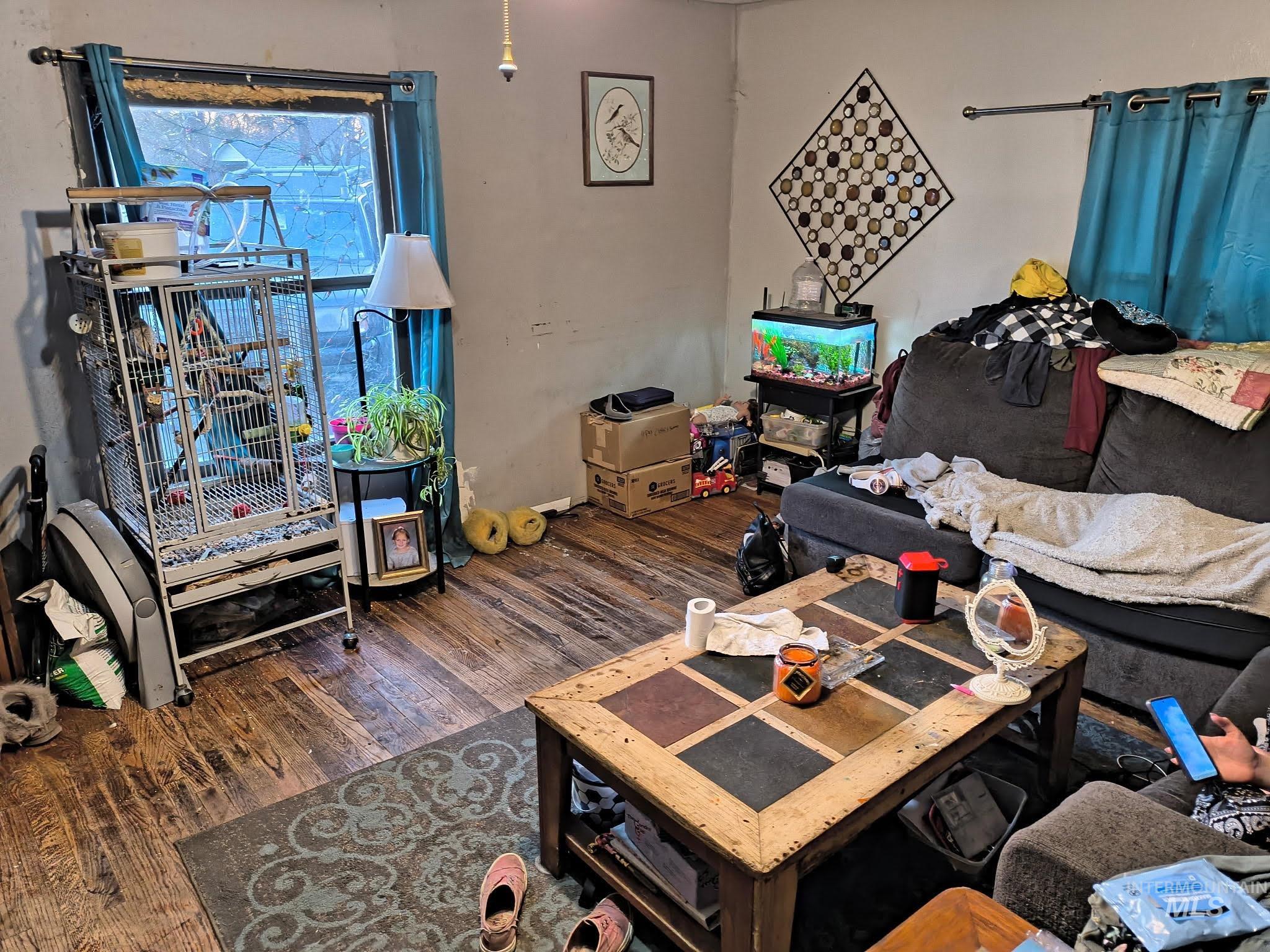 824 S Hayes, Emmett, Idaho 83617, 4 Bedrooms, 1 Bathroom, Residential For Sale, Price $264,000,MLS 98940763