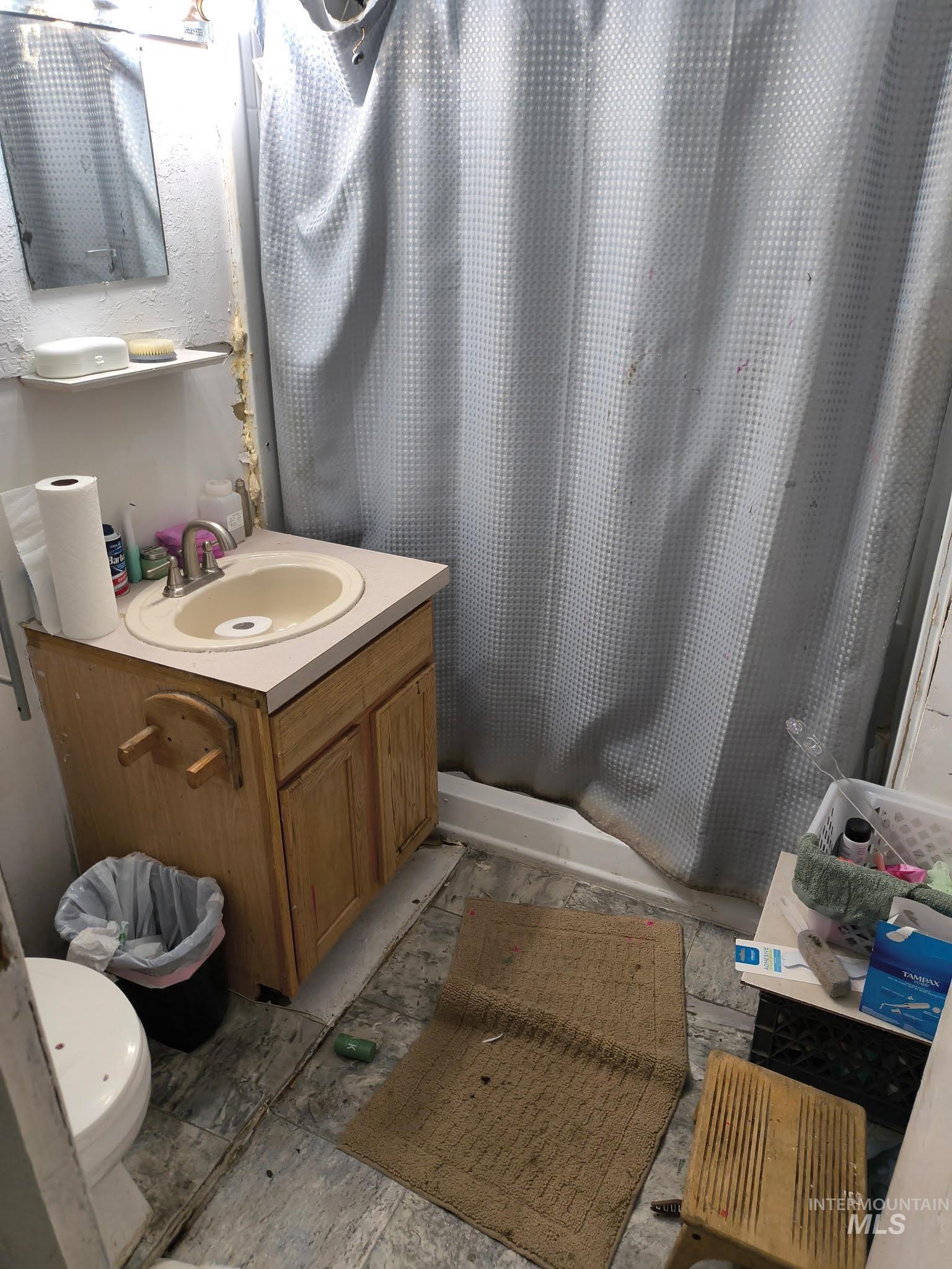 824 S Hayes, Emmett, Idaho 83617, 4 Bedrooms, 1 Bathroom, Residential For Sale, Price $264,000,MLS 98940763