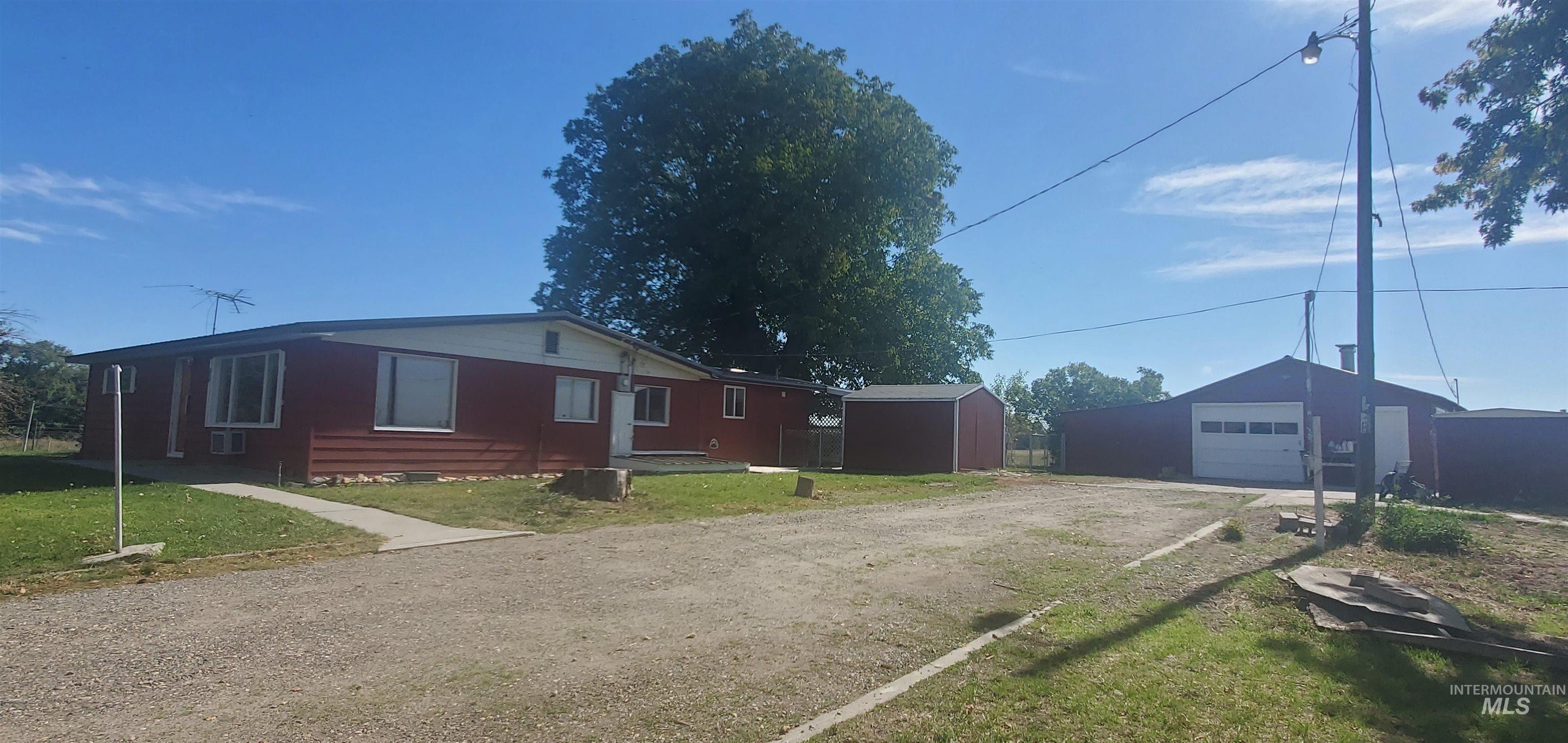 185 Douglas Rd, Ontario, Oregon 97914, 3 Bedrooms, 1 Bathroom, Residential For Sale, Price $453,000,MLS 98940811