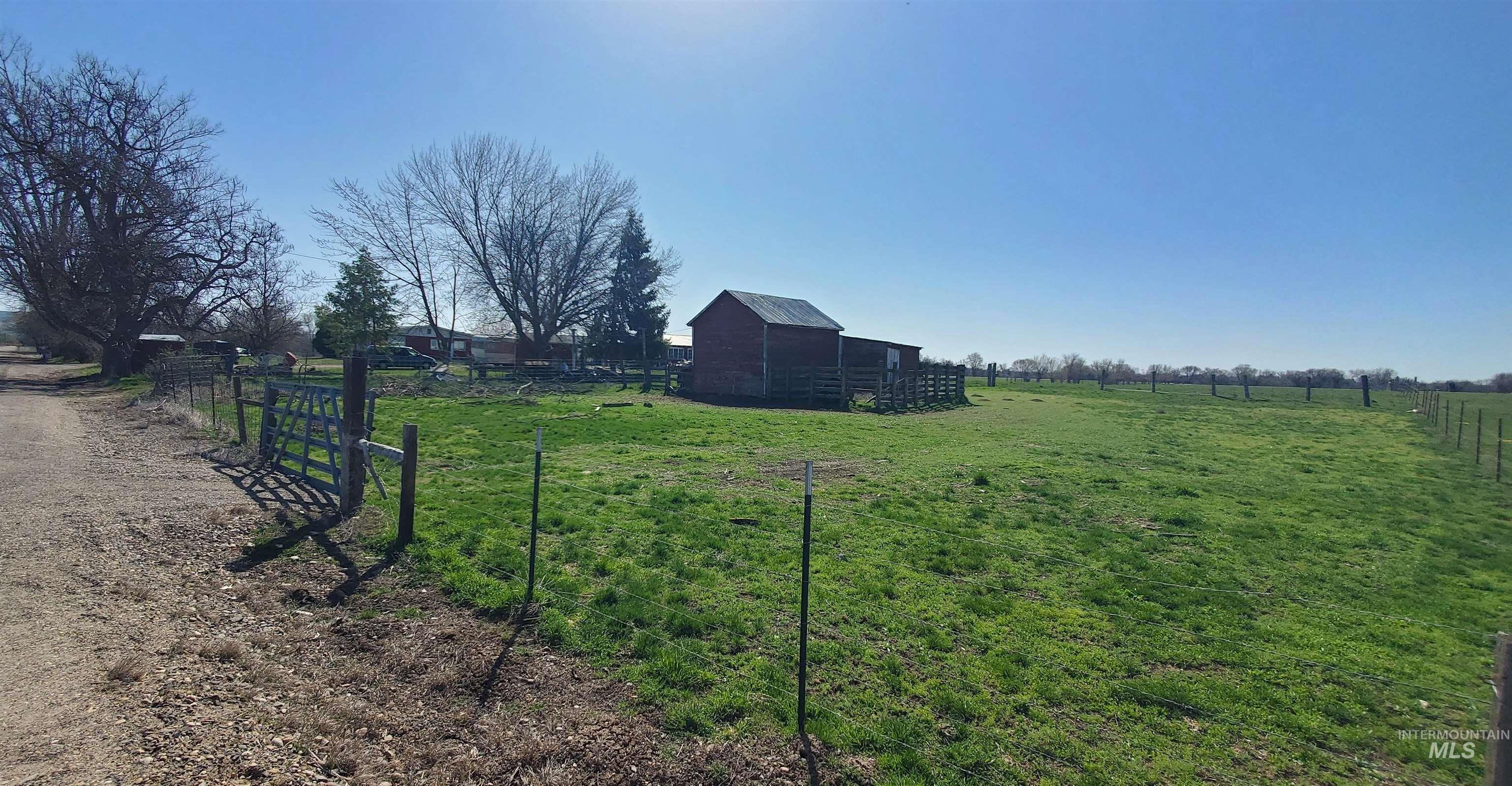 185 Douglas Rd, Ontario, Oregon 97914, 3 Bedrooms, 1 Bathroom, Residential For Sale, Price $453,000,MLS 98940811