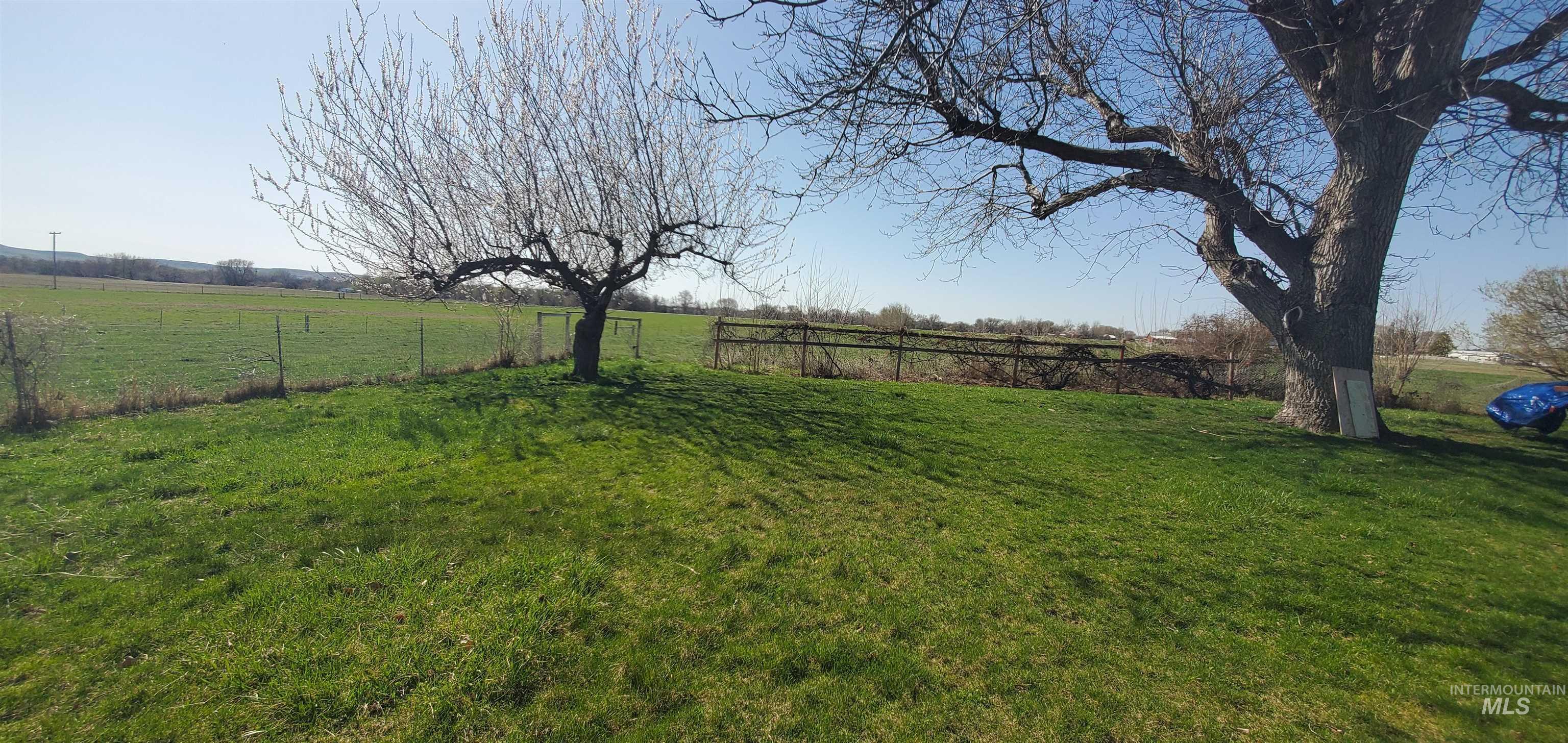 185 Douglas Rd, Ontario, Oregon 97914, 3 Bedrooms, 1 Bathroom, Residential For Sale, Price $453,000,MLS 98940811