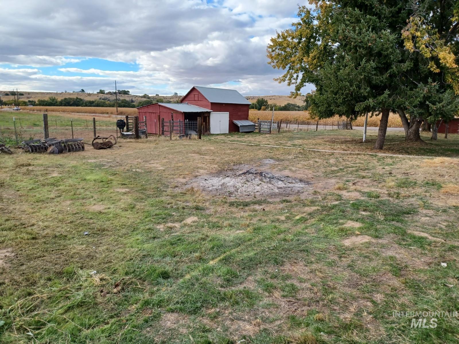 185 Douglas Rd, Ontario, Oregon 97914, 3 Bedrooms, 1 Bathroom, Residential For Sale, Price $453,000,MLS 98940811