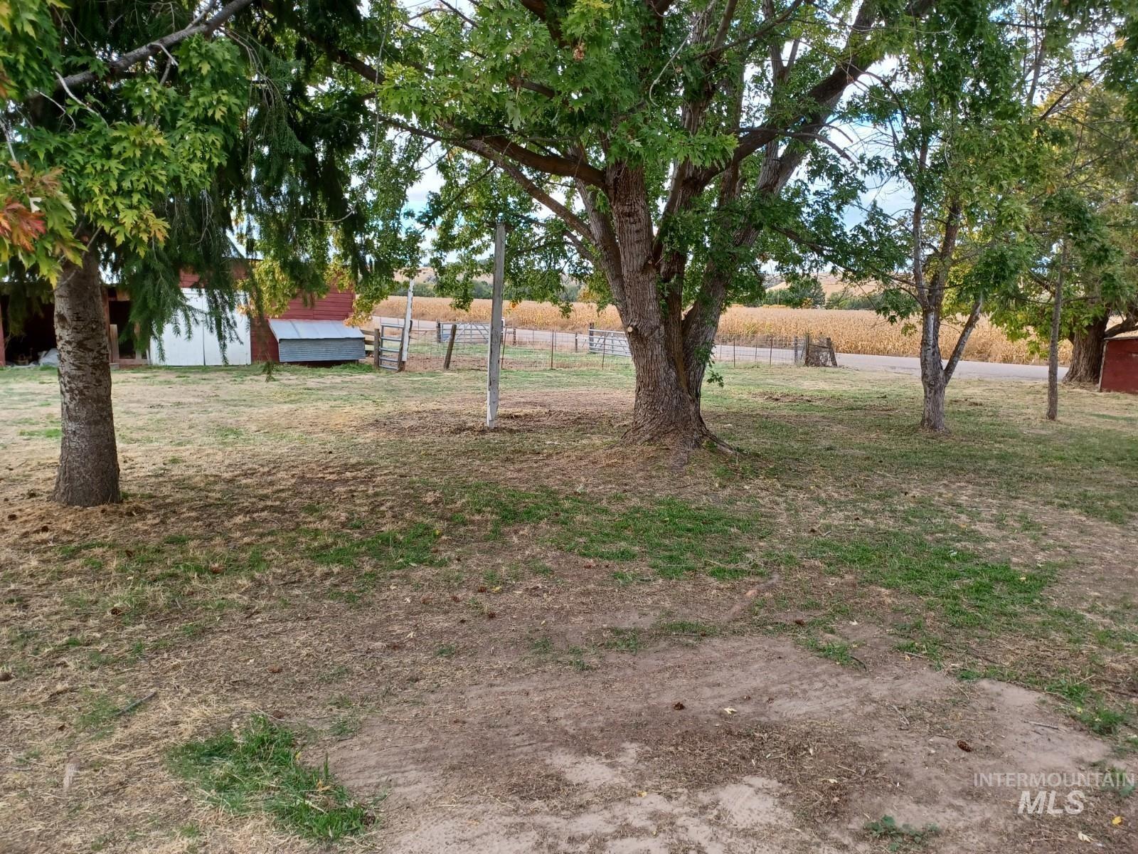 185 Douglas Rd, Ontario, Oregon 97914, 3 Bedrooms, 1 Bathroom, Residential For Sale, Price $453,000,MLS 98940811